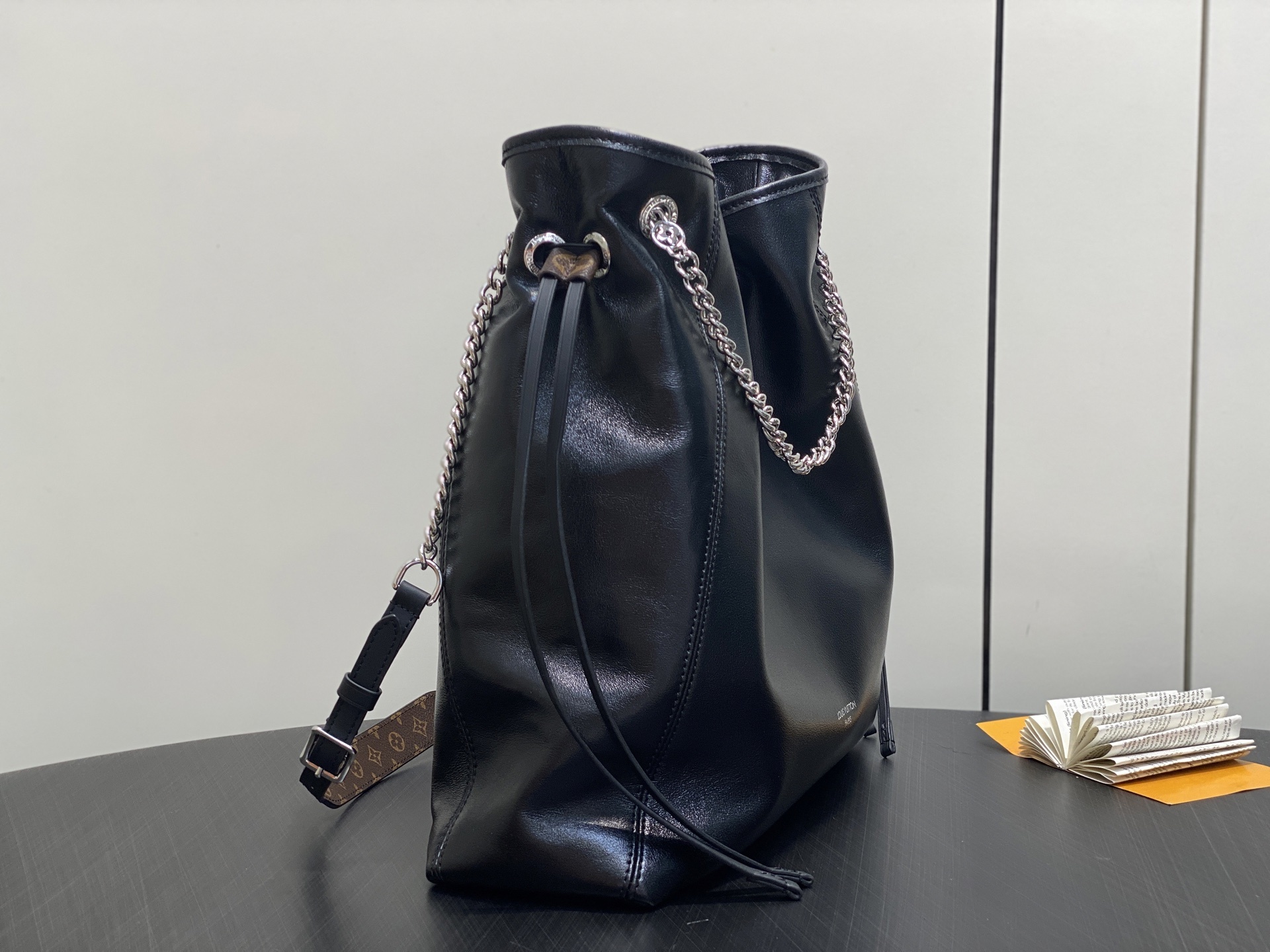 【顶级原单】M25545黑色 全皮链条购物袋 OFF DUTY VIBE 中号手袋 M25522黑色 O
