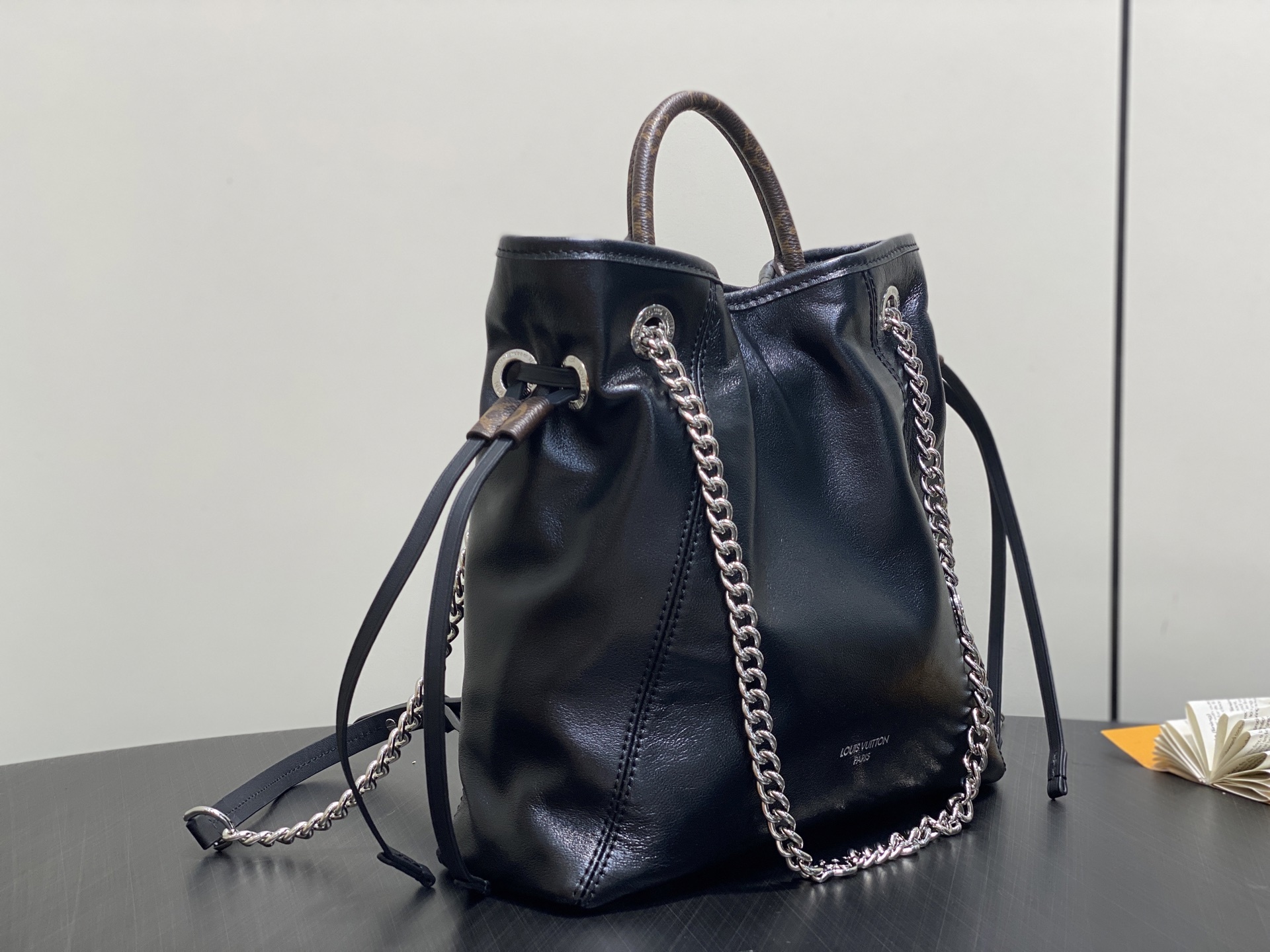 【顶级原单】M25522黑色 全皮链条包双肩包 OFF DUTY VIBE 双肩包 LV Vibe 系列