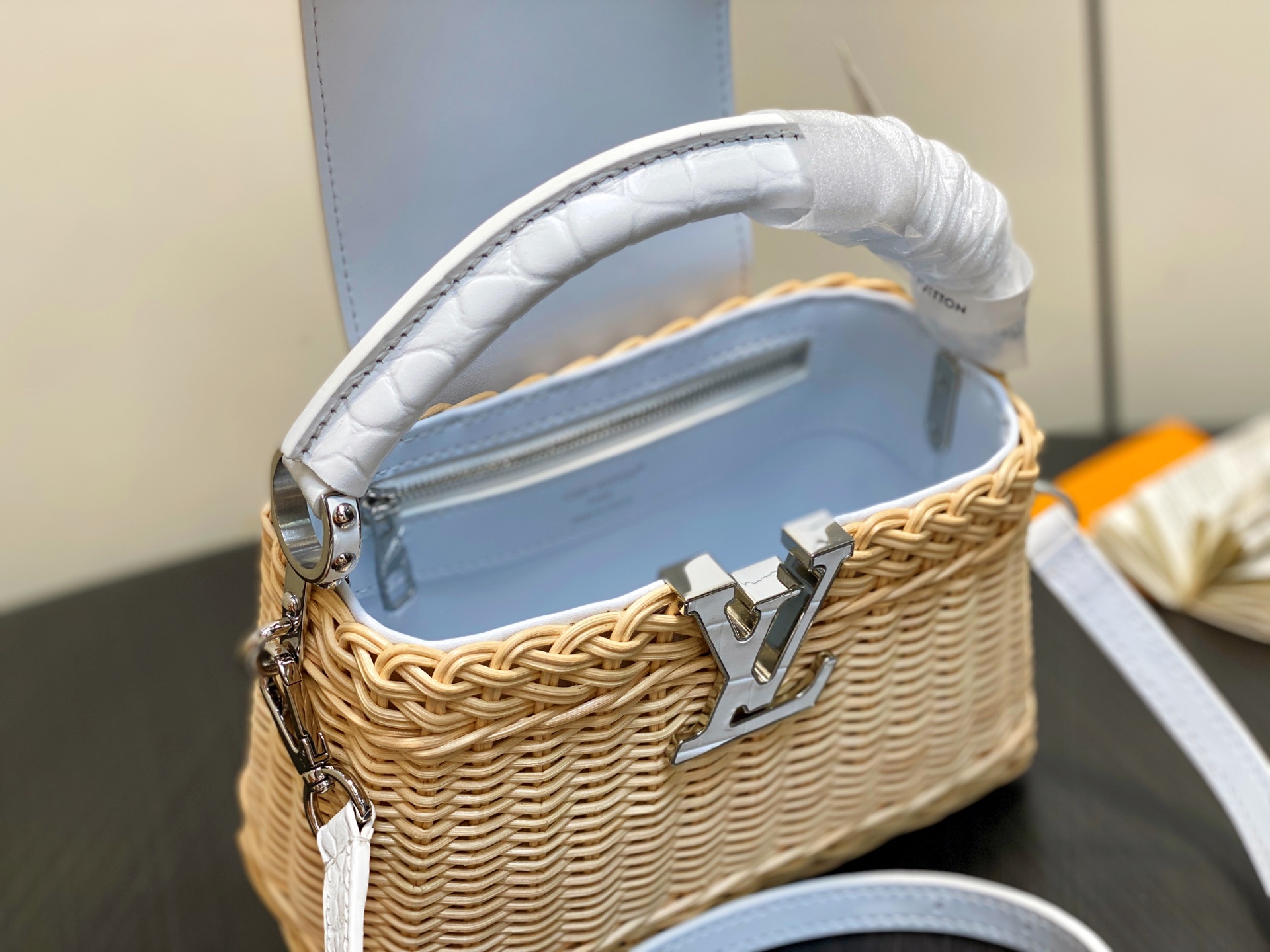 【顶级原单】M88126白色编织 鳄鱼纹cap那英款 CAPUCINES mini 手袋 本款 Capu