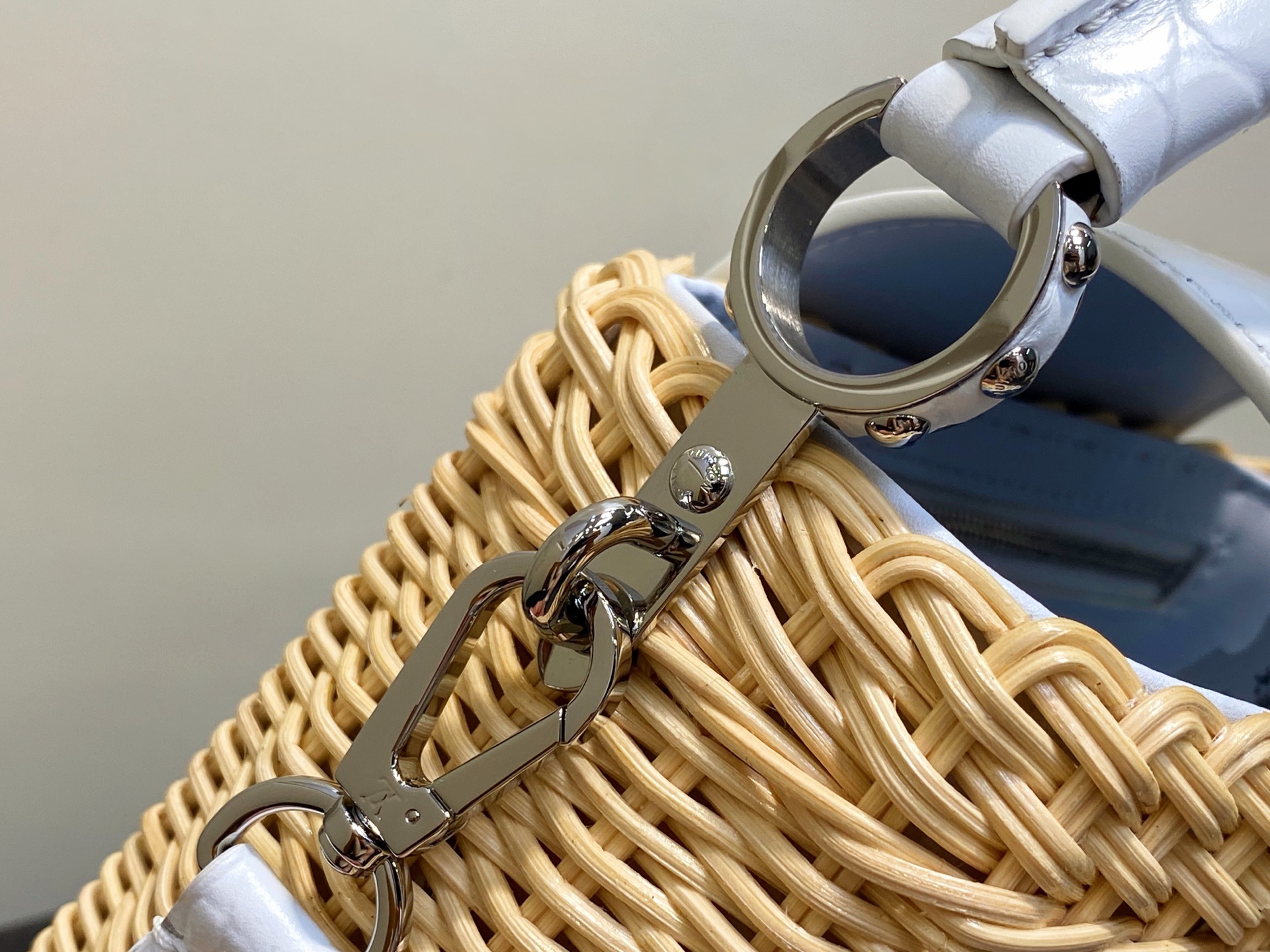 【顶级原单】M88126白色编织 鳄鱼纹cap那英款 CAPUCINES mini 手袋 本款 Capu