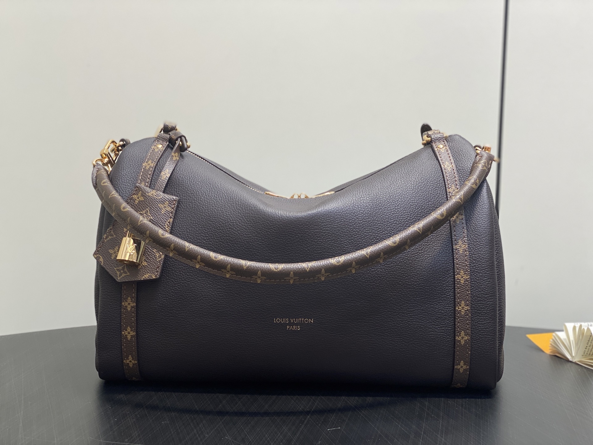 【顶级原单】M26357咖啡 全皮speedy枕头包 EXPRESS 中号手袋 m26359 深啡色(油