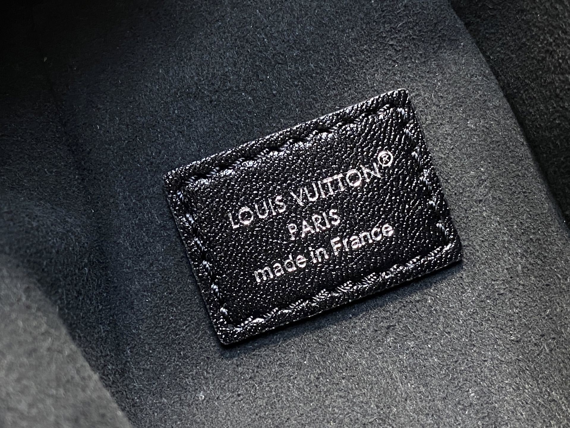 【顶级原单】M15195黑色 全皮链条包软盒子 本款 Side Trunk Vibe 手袋以前卫设计重塑