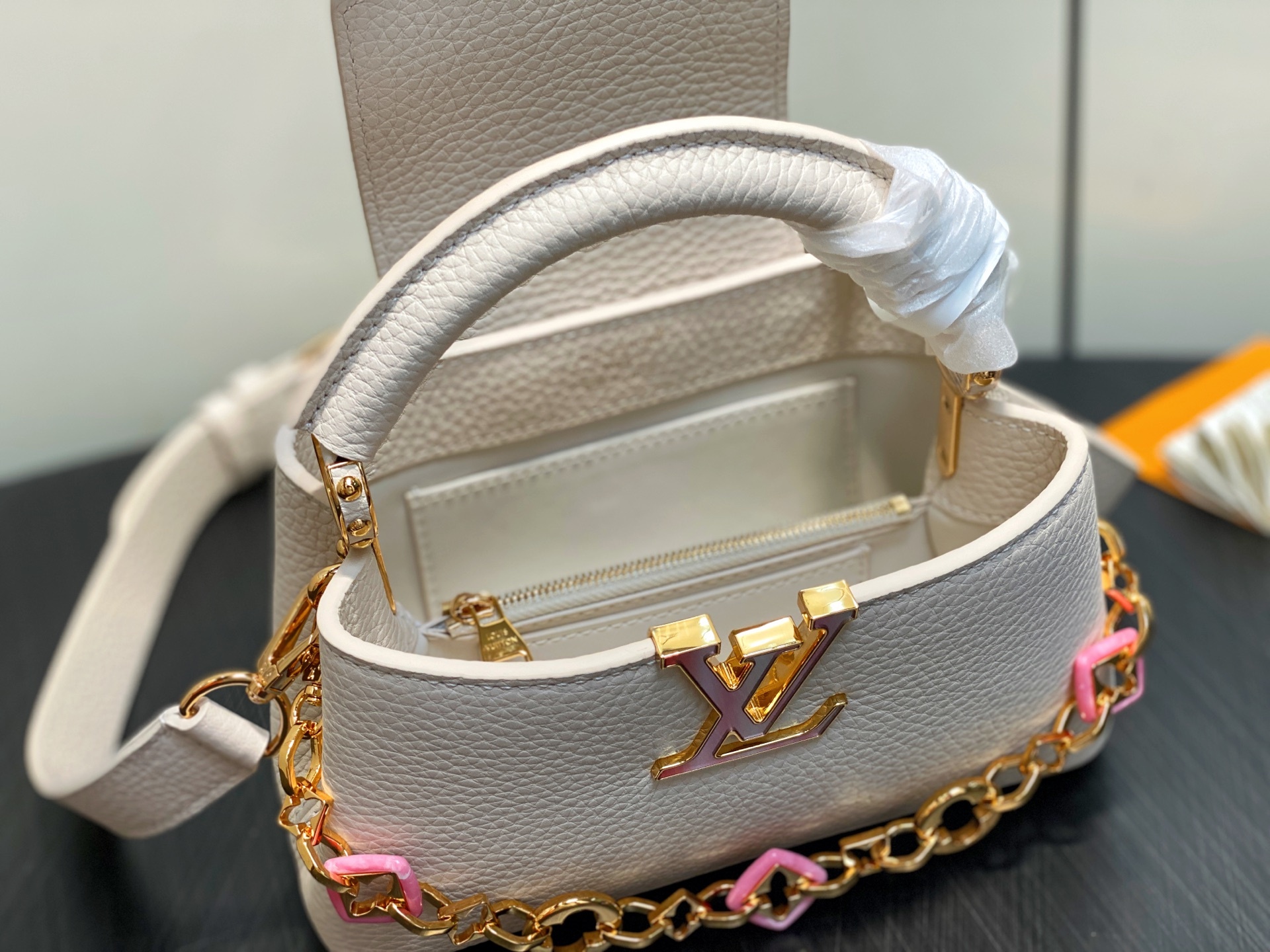 【顶级原单】M14393米白色 M14970 链条包全皮cap那英款CAPUCINES EAST-WES