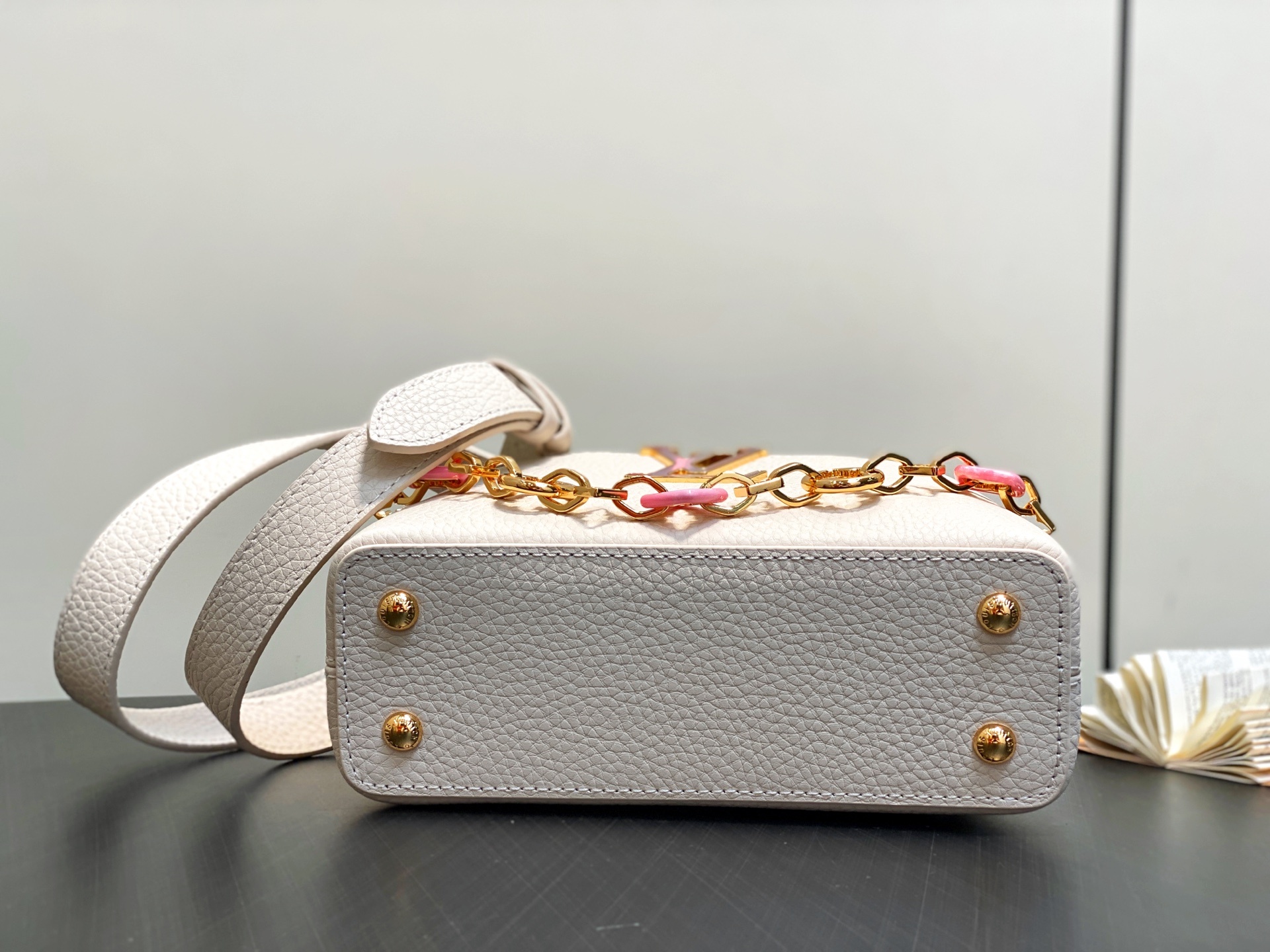 【顶级原单】M14393米白色 M14970 链条包全皮cap那英款CAPUCINES EAST-WES