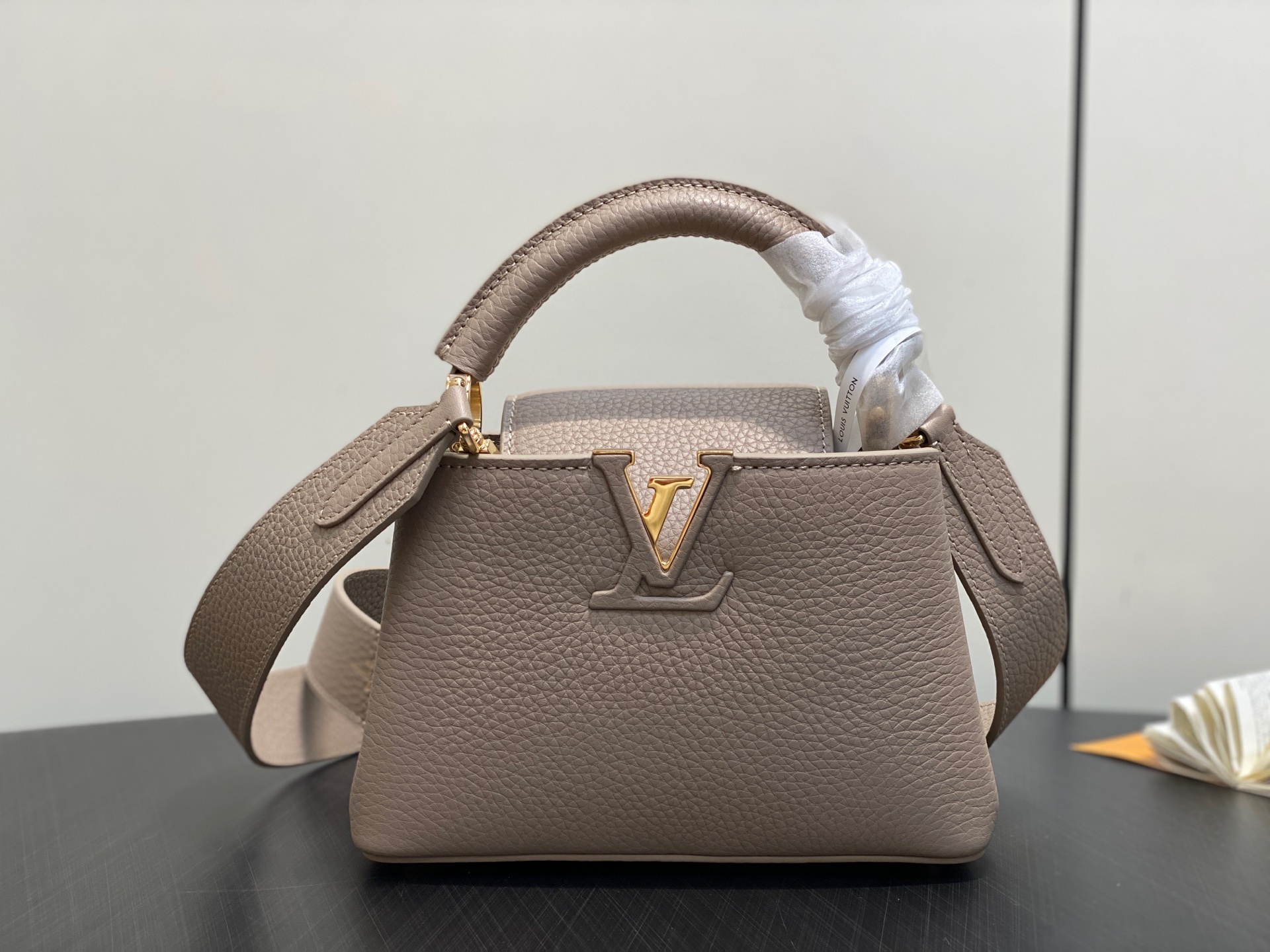 【顶级原单】M56071浅咖 全皮cap那英款 Capucines 迷你手袋 此款 Capucines