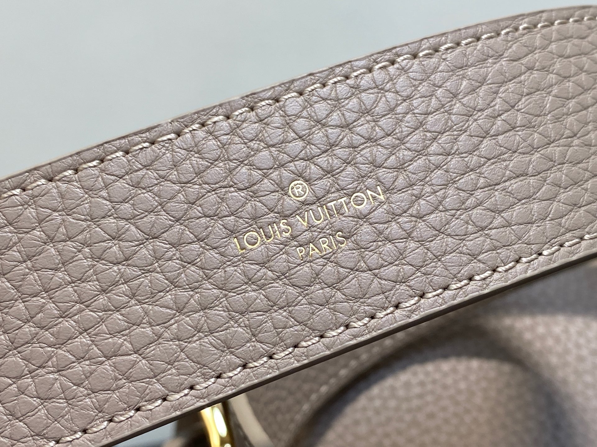 【顶级原单】M56071浅咖 全皮cap那英款 Capucines 迷你手袋 此款 Capucines