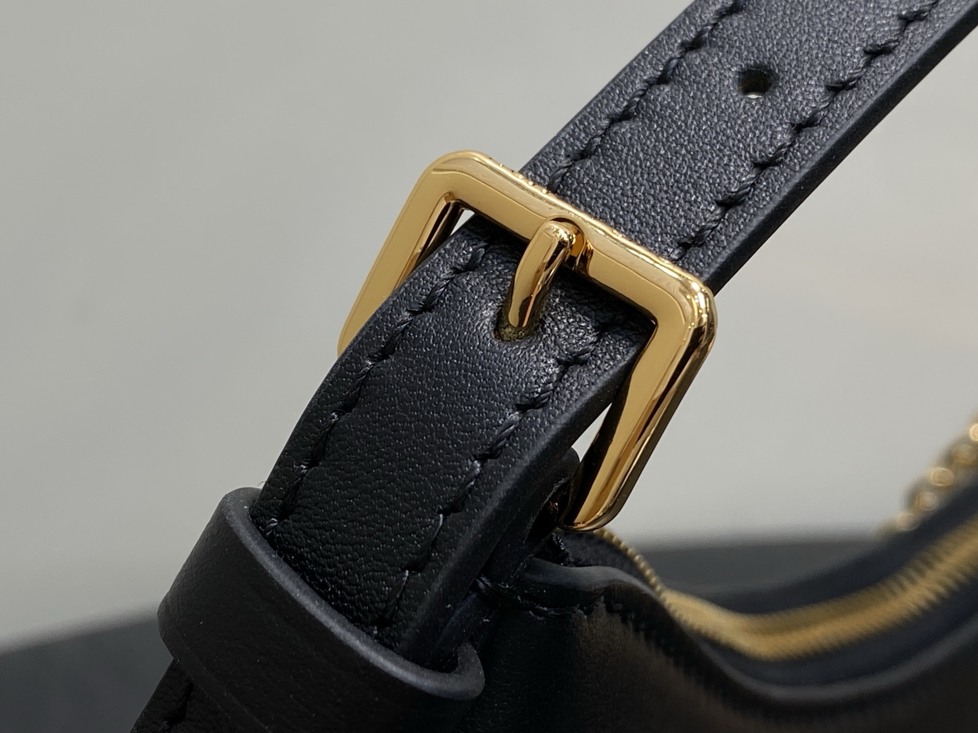【顶级原单】M25525黑色 全皮腋下包Pochette LV Bloom 手袋 M25784 杏色 m