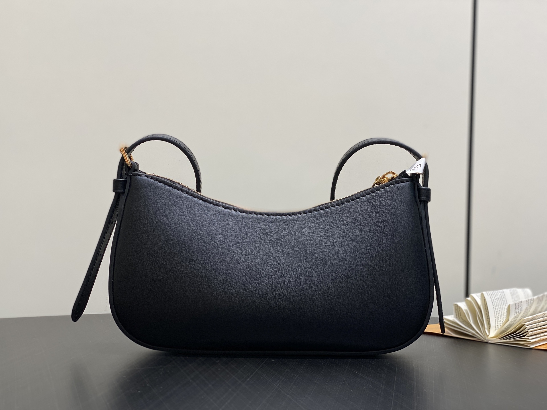 【顶级原单】M25525黑色 全皮腋下包Pochette LV Bloom 手袋 M25784 杏色 m