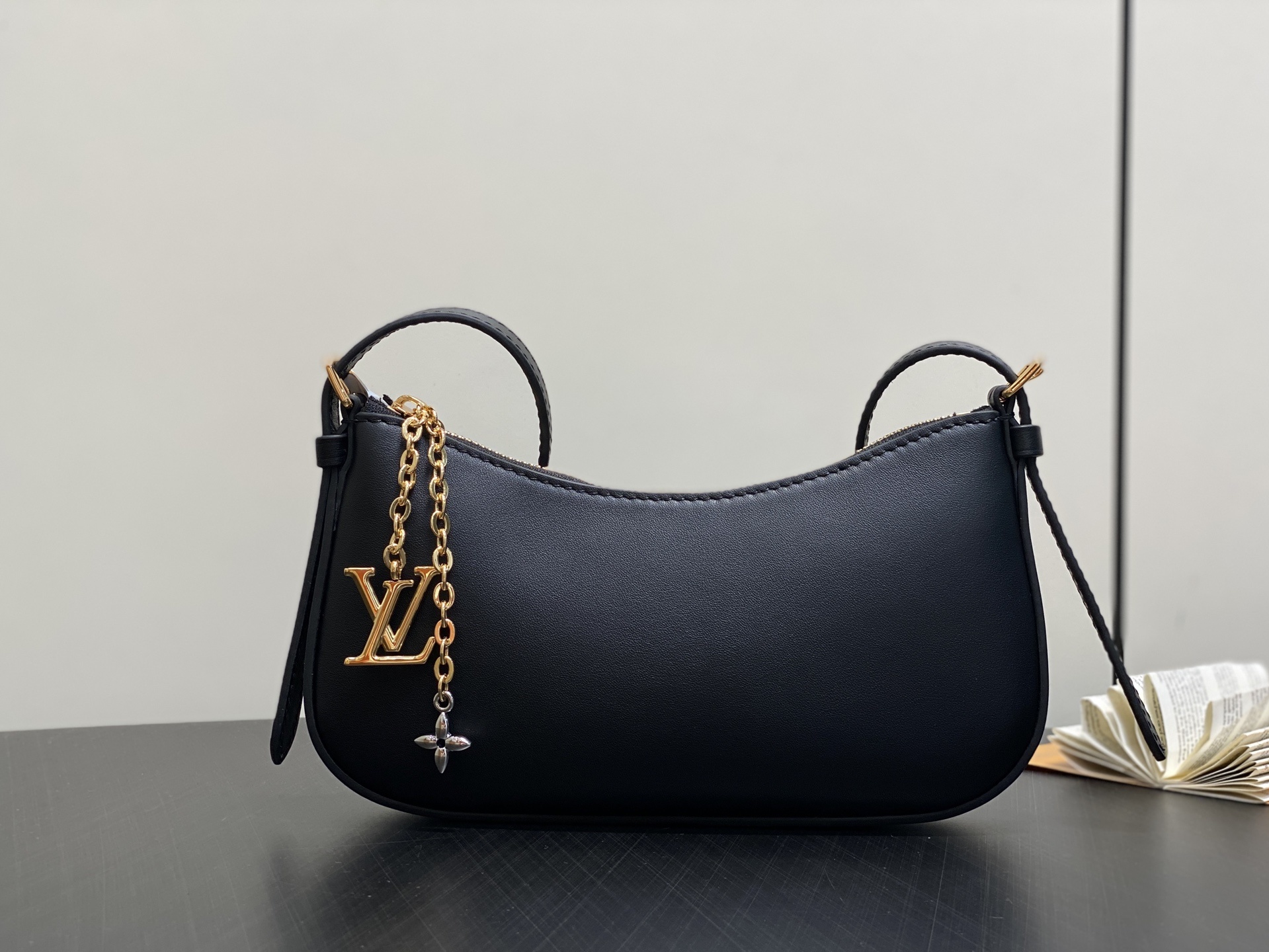 【顶级原单】M25525黑色 全皮腋下包Pochette LV Bloom 手袋 M25784 杏色 m