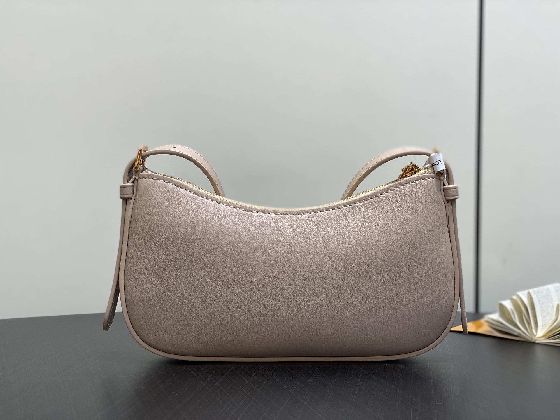 【顶级原单】M25525杏色 全皮腋下包Pochette LV Bloom 手袋 M25784 杏色 m