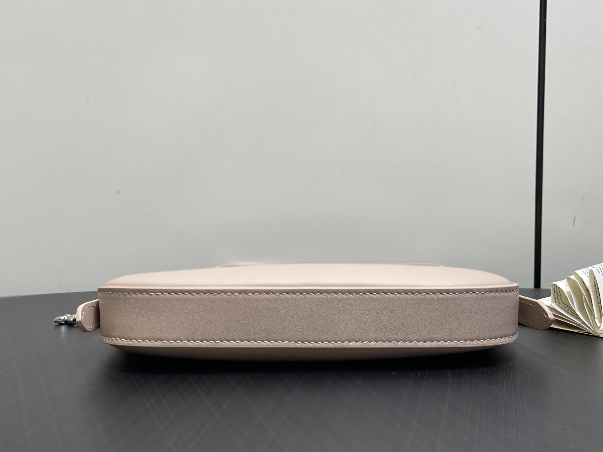 【顶级原单】M25525杏色 全皮腋下包Pochette LV Bloom 手袋 M25784 杏色 m