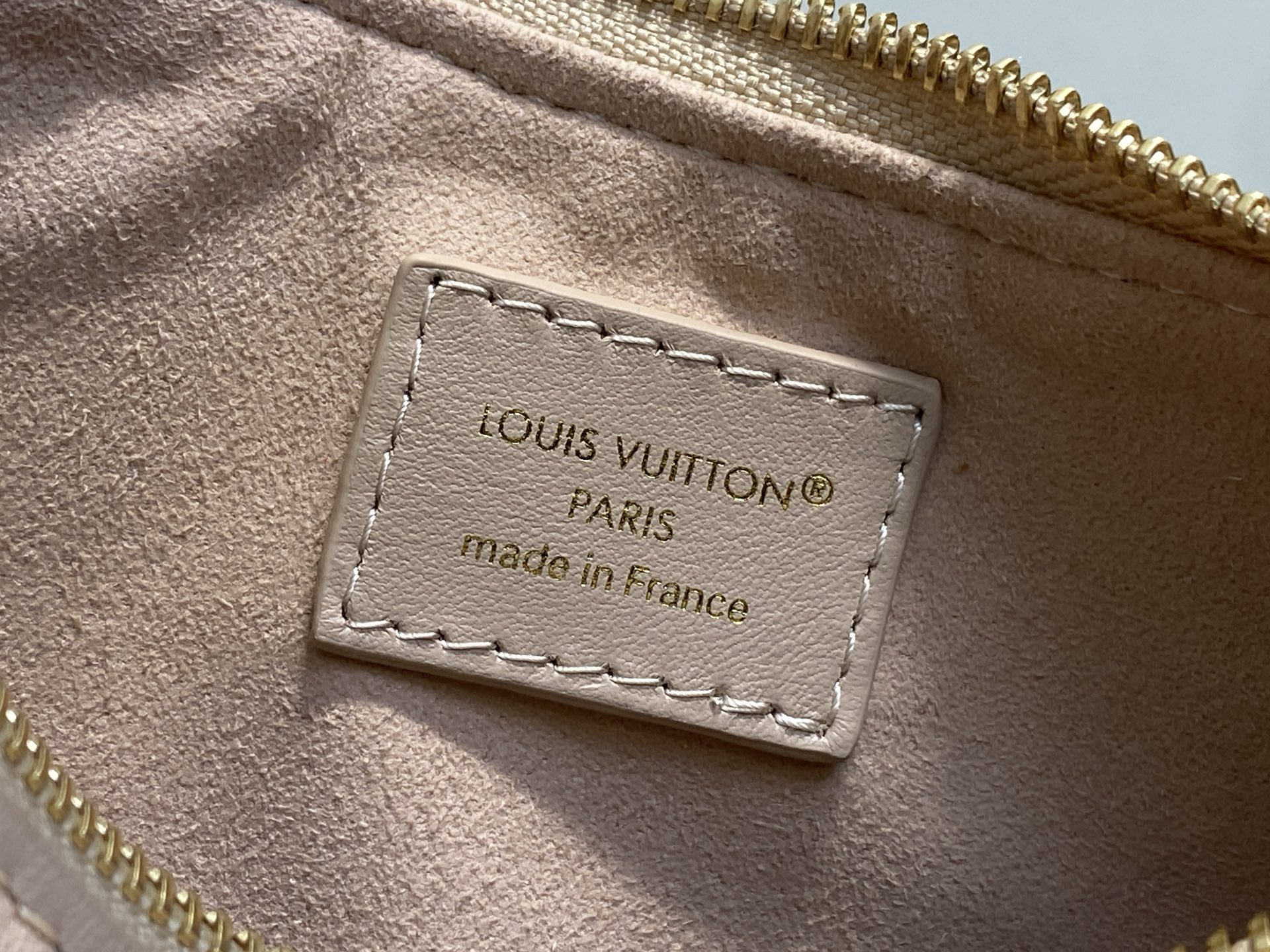 【顶级原单】M25525杏色 全皮腋下包Pochette LV Bloom 手袋 M25784 杏色 m