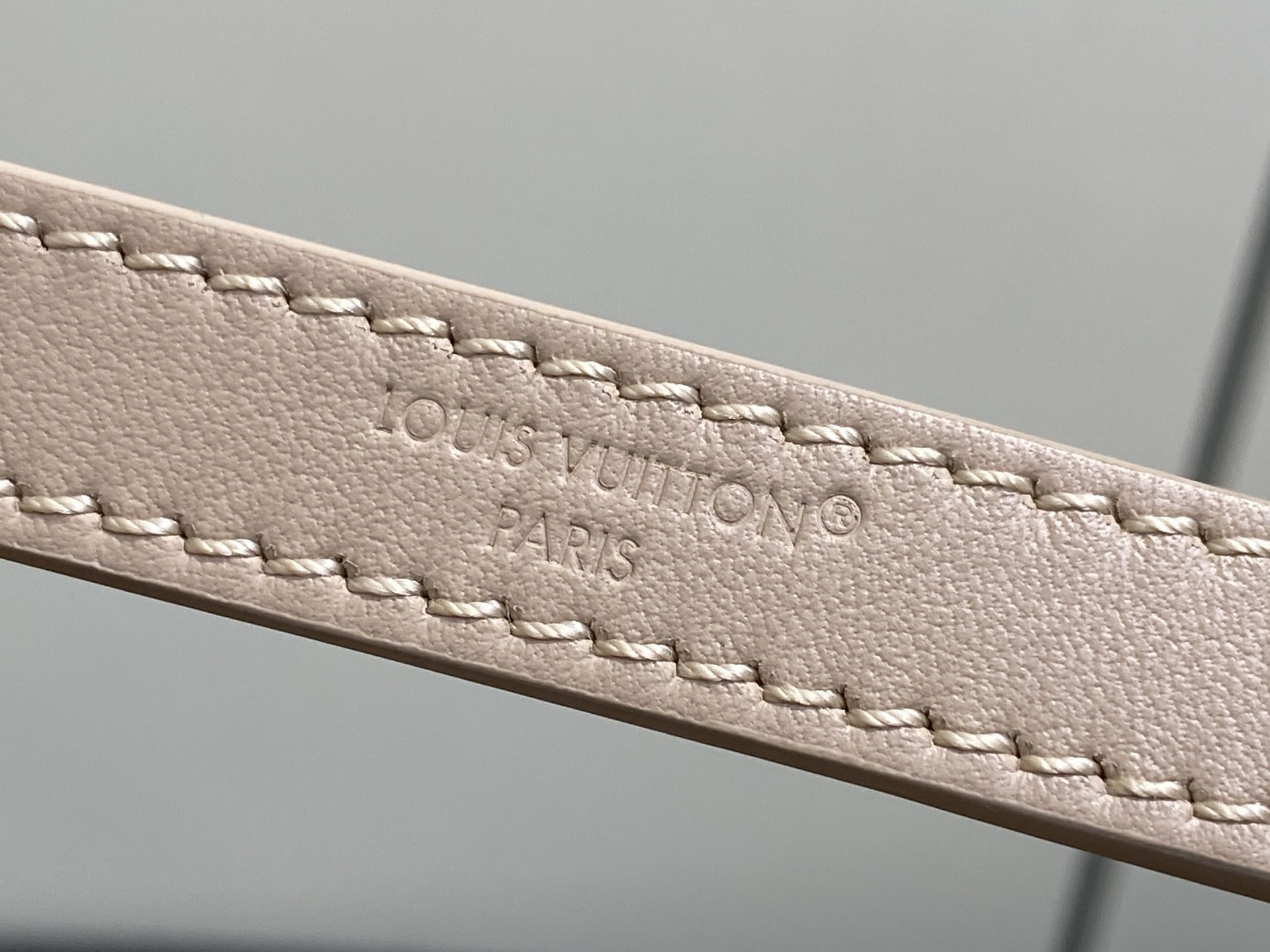 【顶级原单】M25525杏色 全皮腋下包Pochette LV Bloom 手袋 M25784 杏色 m
