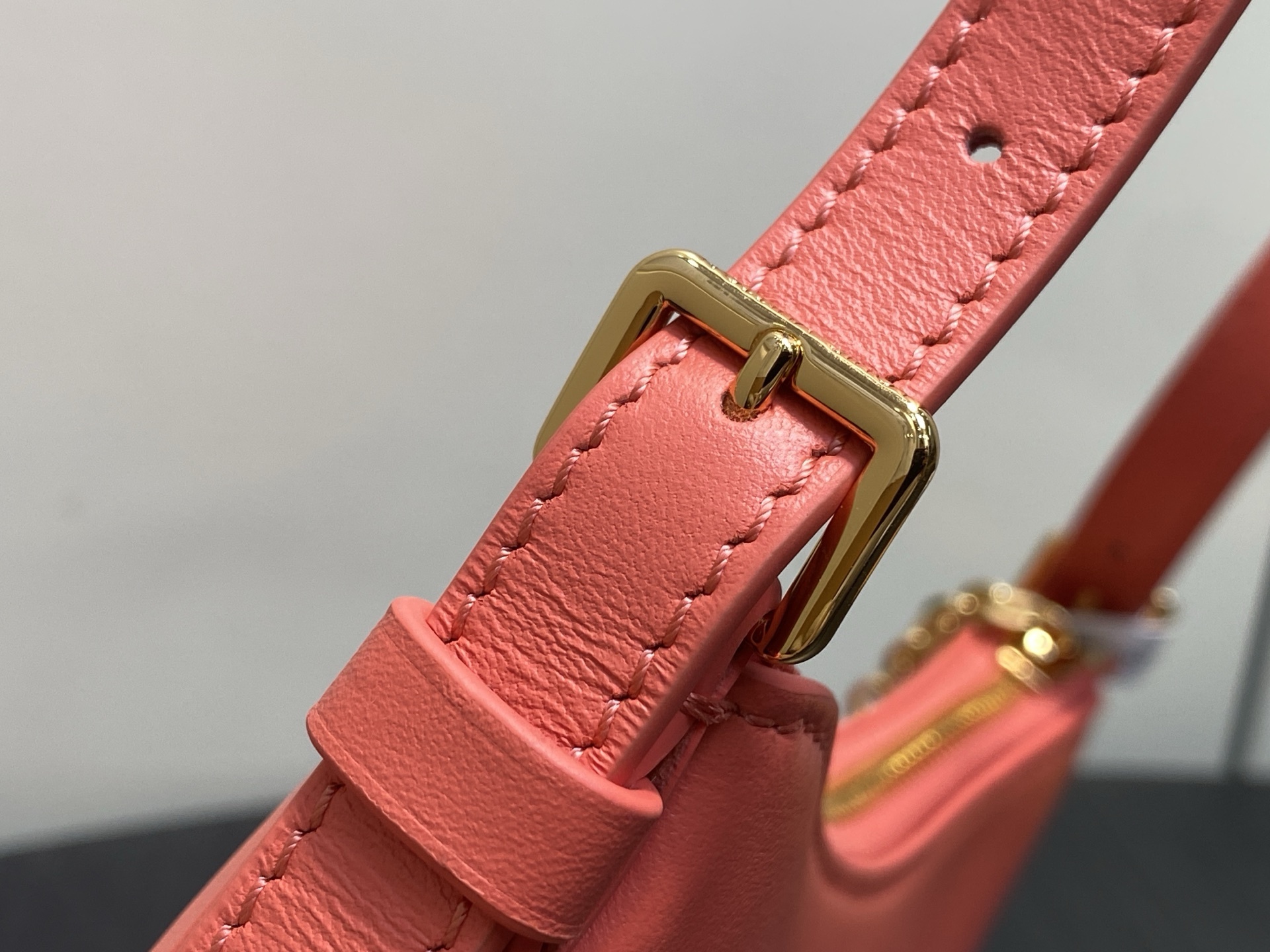 【顶级原单】M25525粉色 全皮腋下包Pochette LV Bloom 手袋 M25784 杏色 m