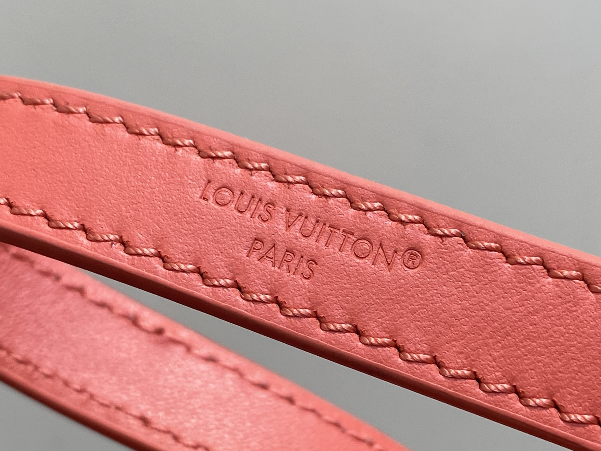 【顶级原单】M25525粉色 全皮腋下包Pochette LV Bloom 手袋 M25784 杏色 m