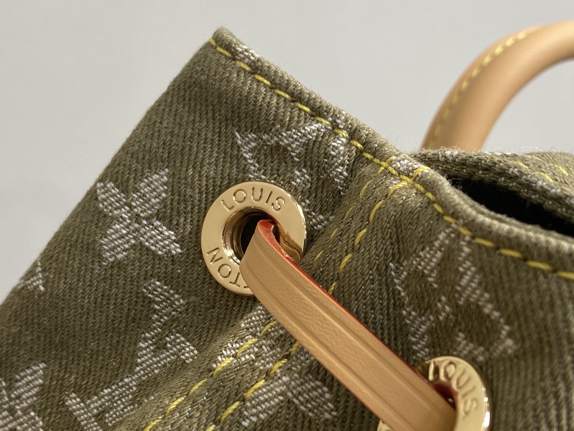 【顶级原单】M95241草绿色 丹宁牛仔布双肩包 Lv Vintage 双肩包 M95240玫粉色 M9
