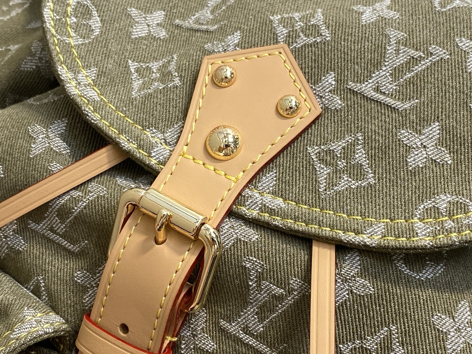 【顶级原单】M95241草绿色 丹宁牛仔布双肩包 Lv Vintage 双肩包 M95240玫粉色 M9