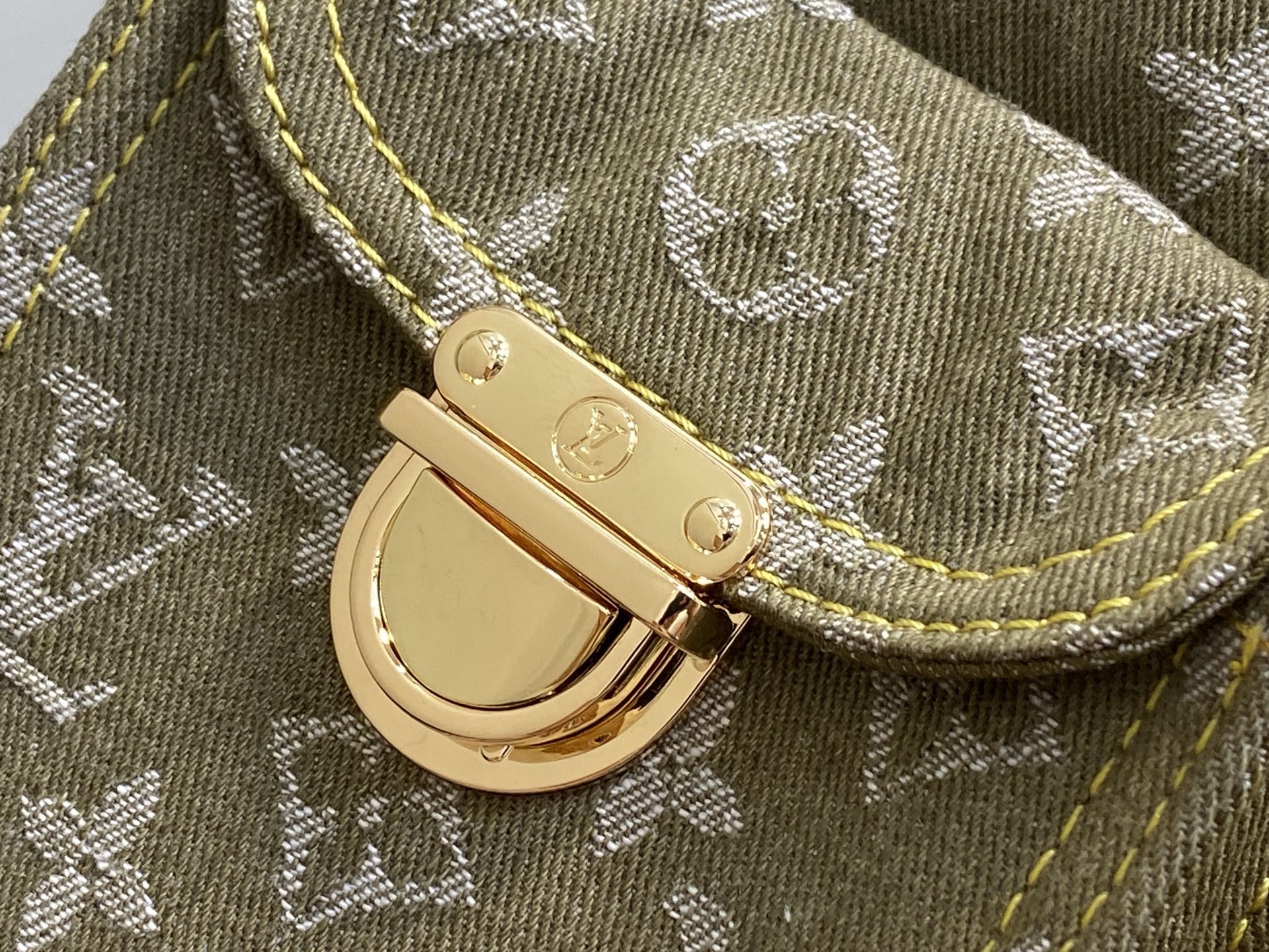【顶级原单】M95241草绿色 丹宁牛仔布双肩包 Lv Vintage 双肩包 M95240玫粉色 M9