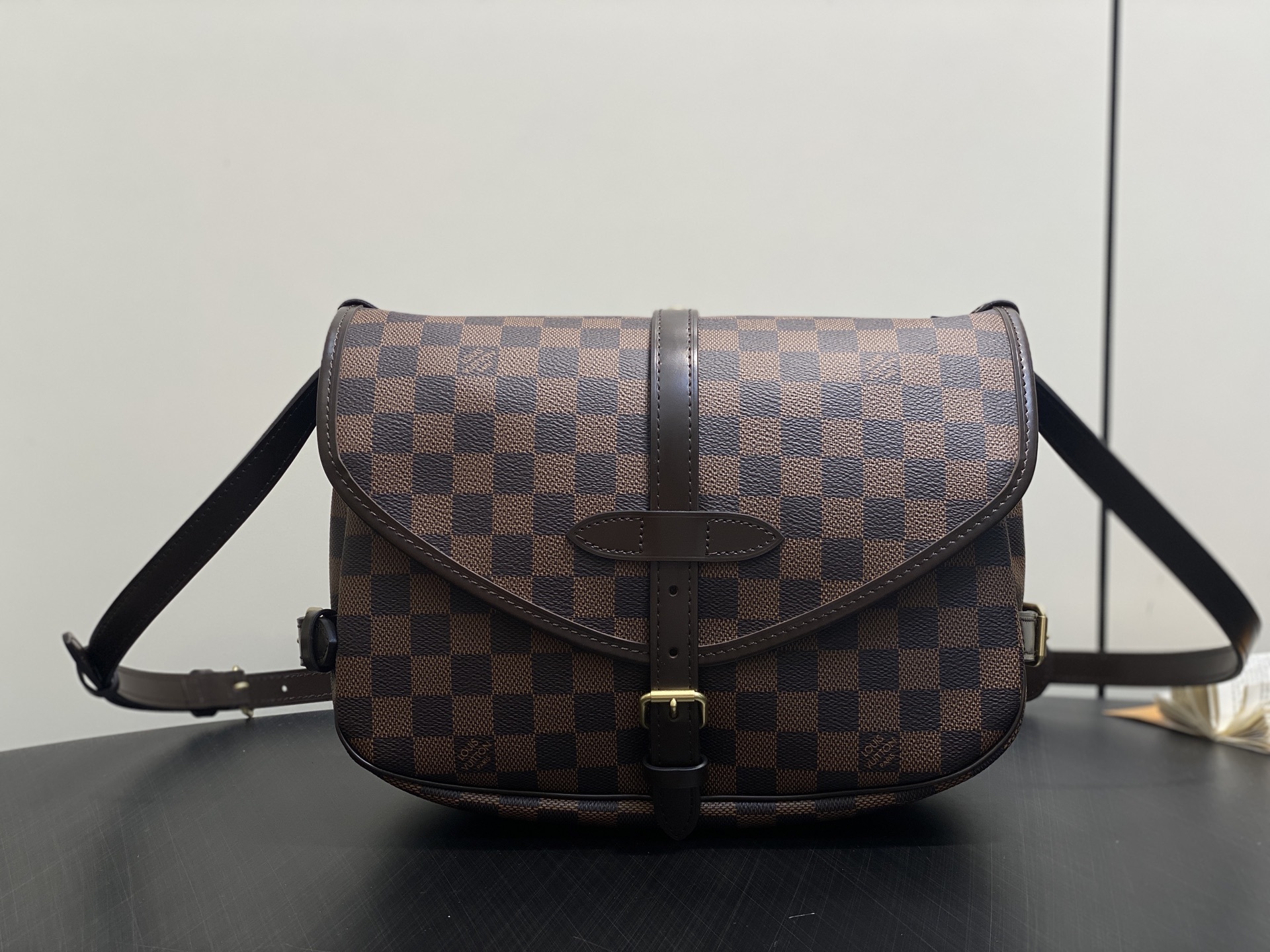 【顶级原单】N48080啡格 SAUMUR 中号手袋 M40710 中古邮差包 双子星手袋 采用 Mon