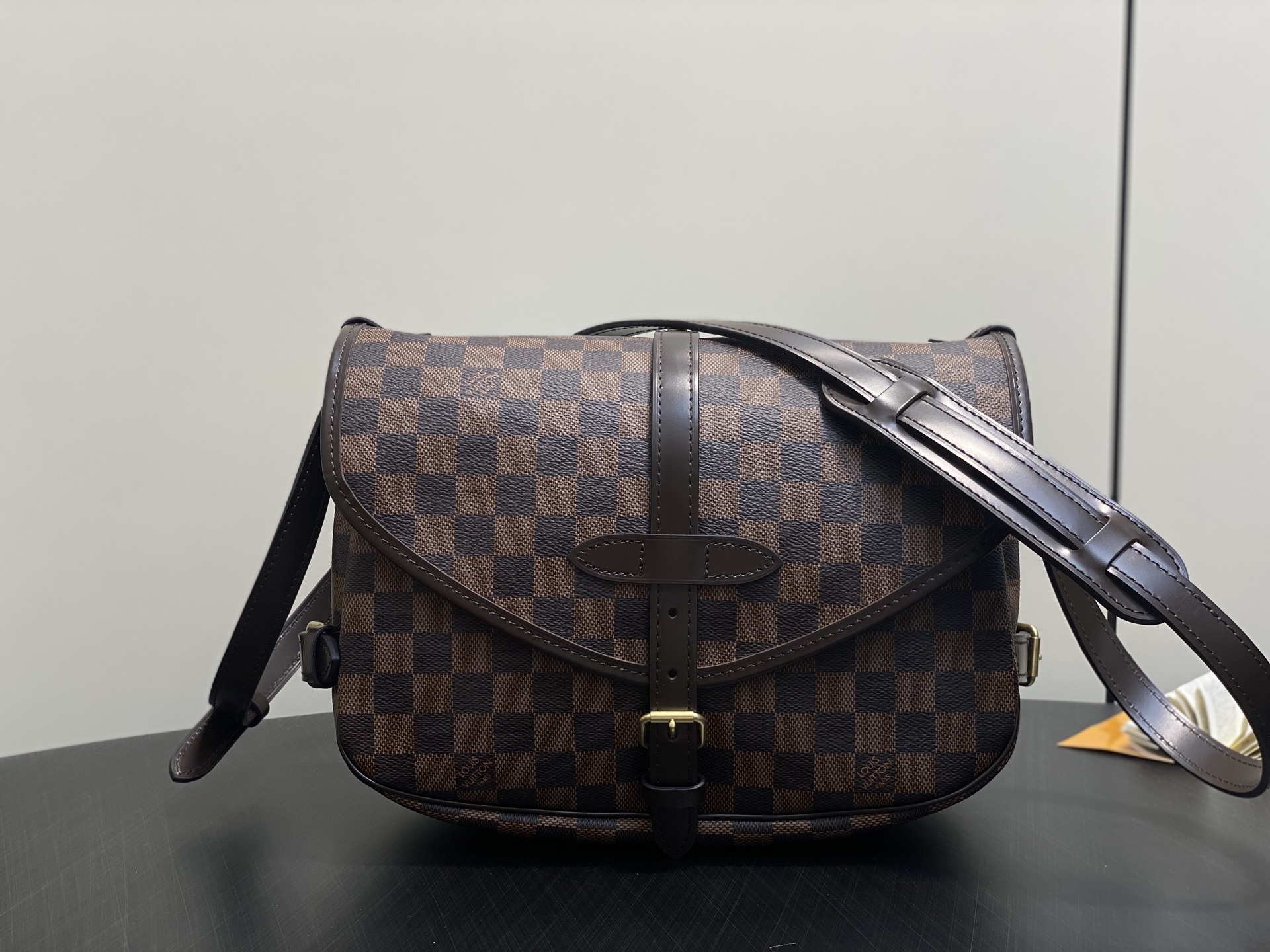 【顶级原单】N48080啡格 SAUMUR 中号手袋 M40710 中古邮差包 双子星手袋 采用 Mon