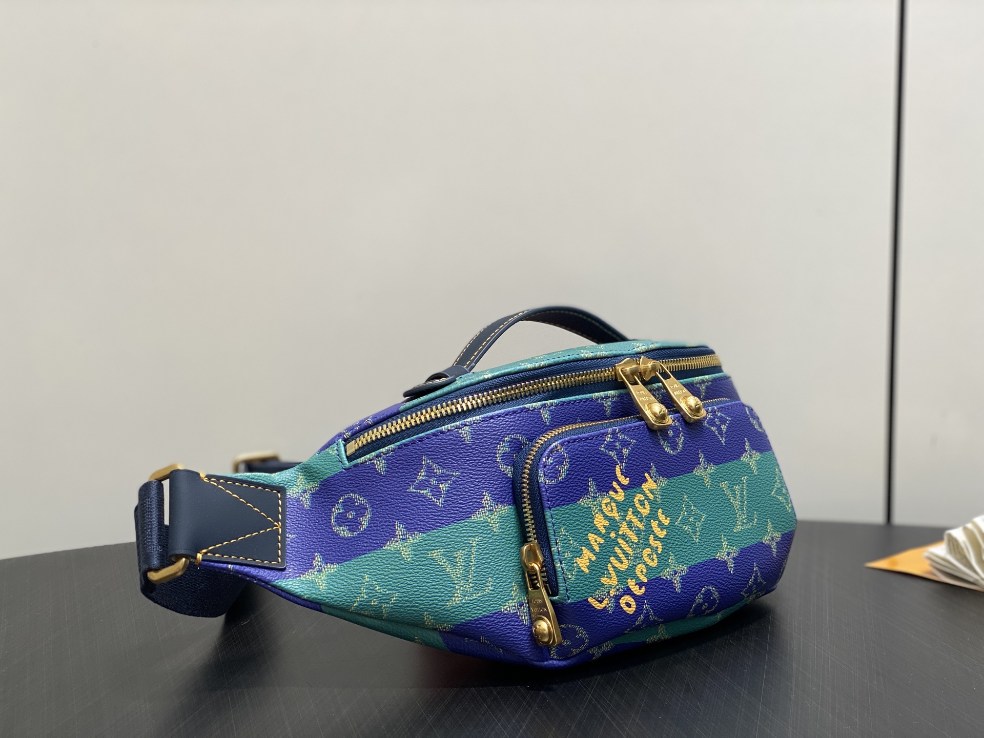 【顶级原单】M25783蓝色拼色 胸包腰包 Rush bumbag 腰包 Rush 腰包取材 Monog