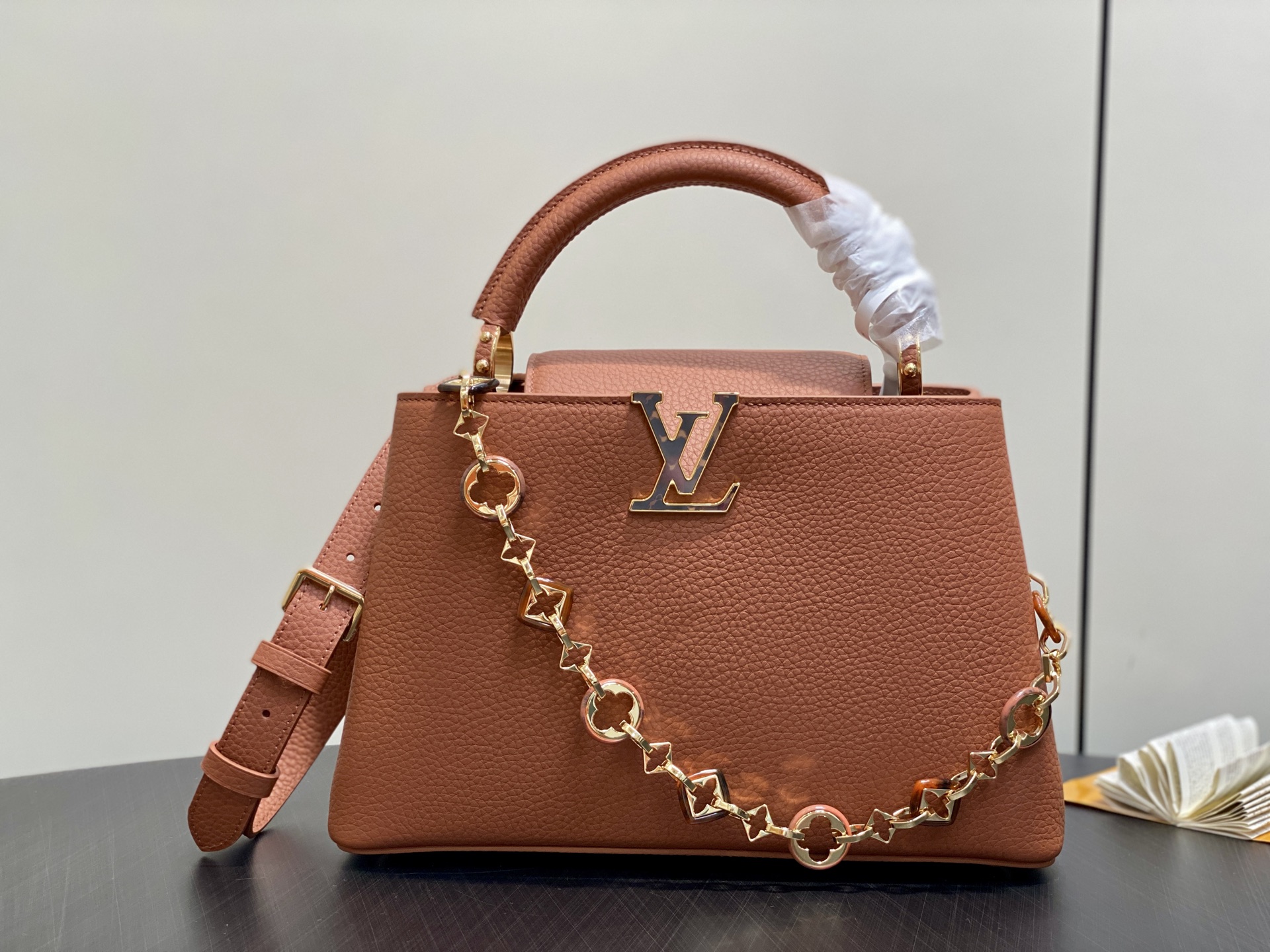 【顶级原单】M14970棕色 M14381 链条全皮cap那英款 CAPUCINES 中号手袋 Capu