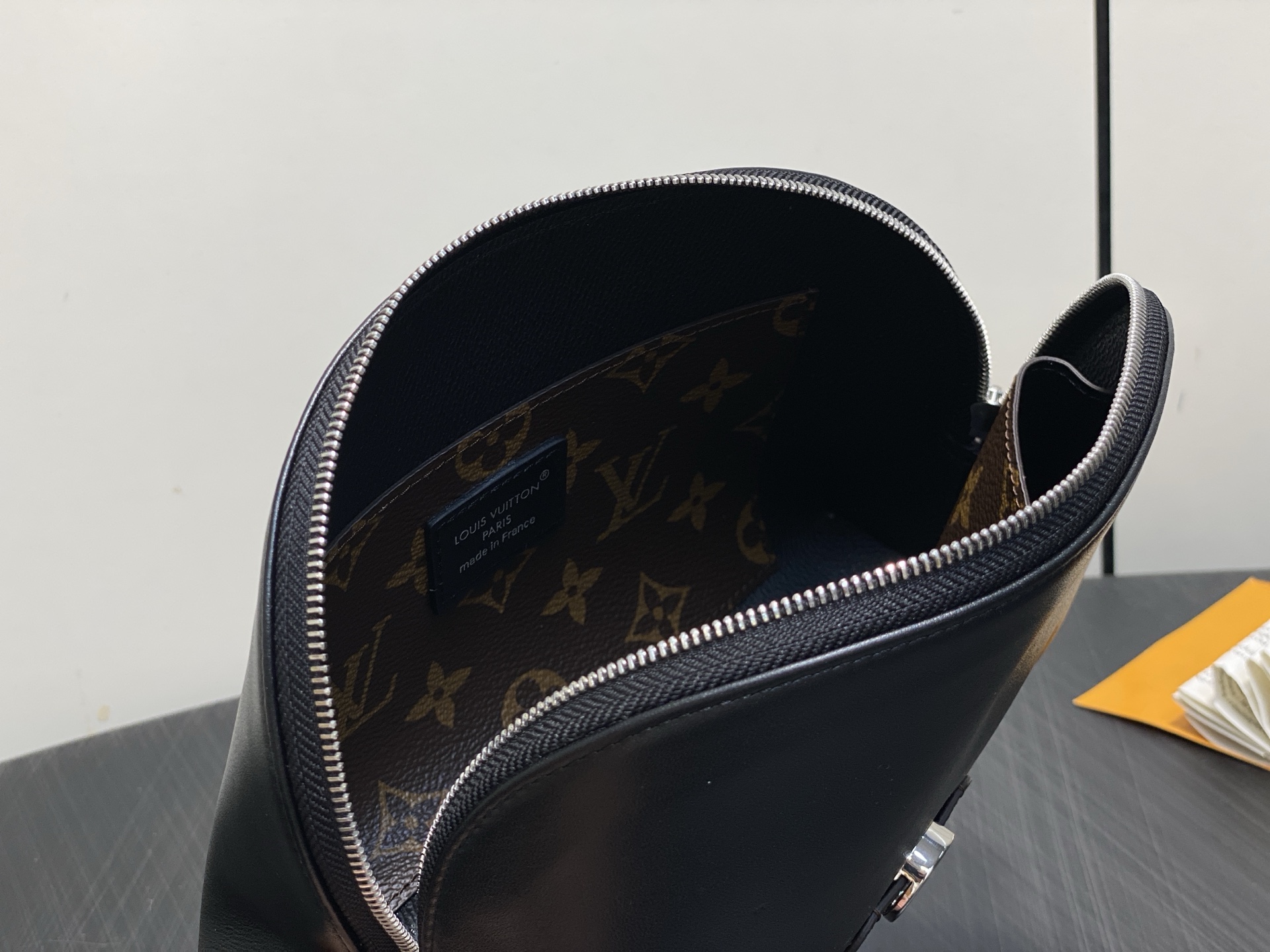 Louis Vuitton Pochette Cosmétique Medium Black Leather Cosmetic Pouch 7 i1756792712176 9309 0 6