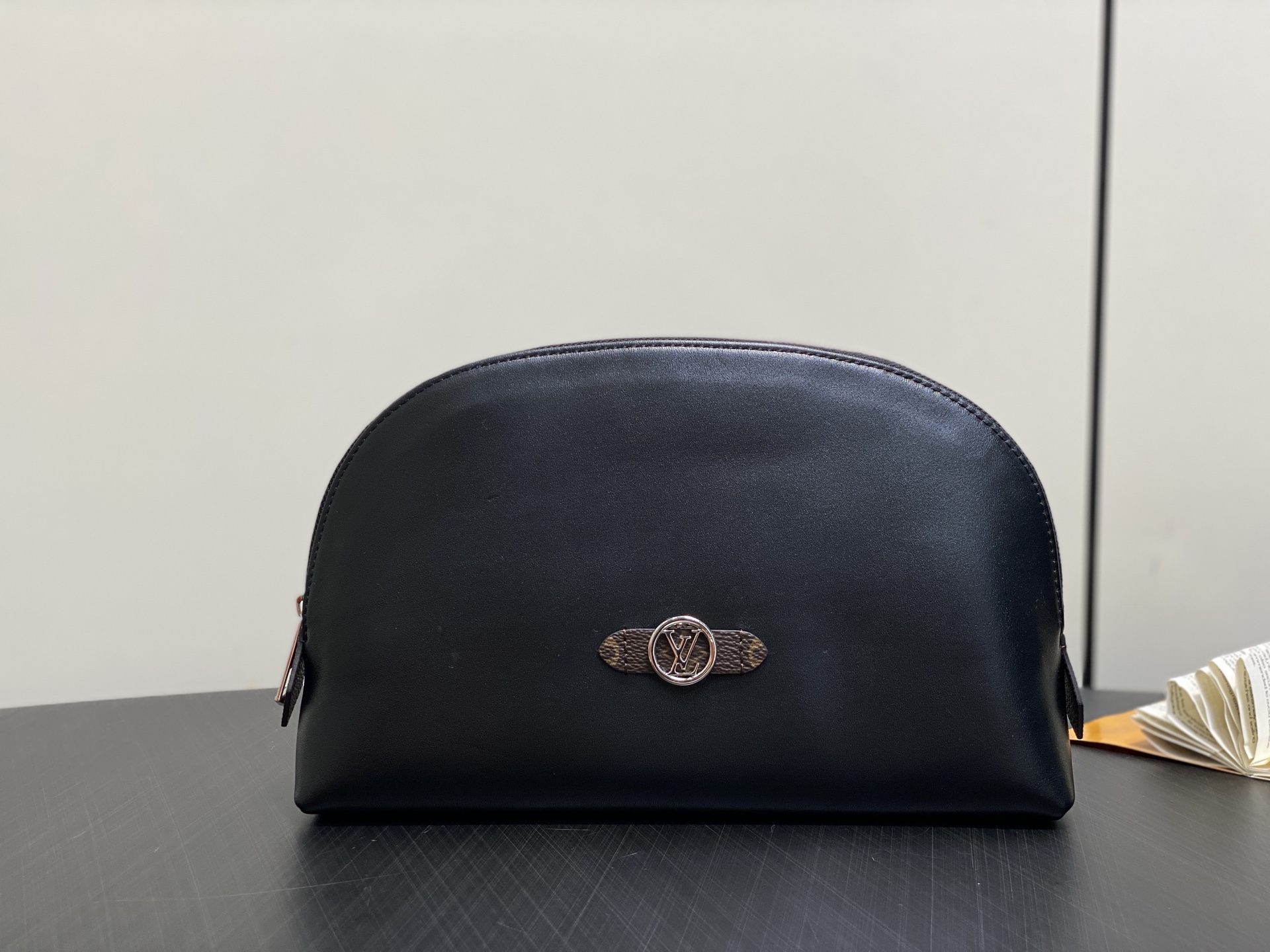 Louis Vuitton Pochette Cosmétique Medium Black Leather Cosmetic Pouch 1 i1756792712309 8568 0 0