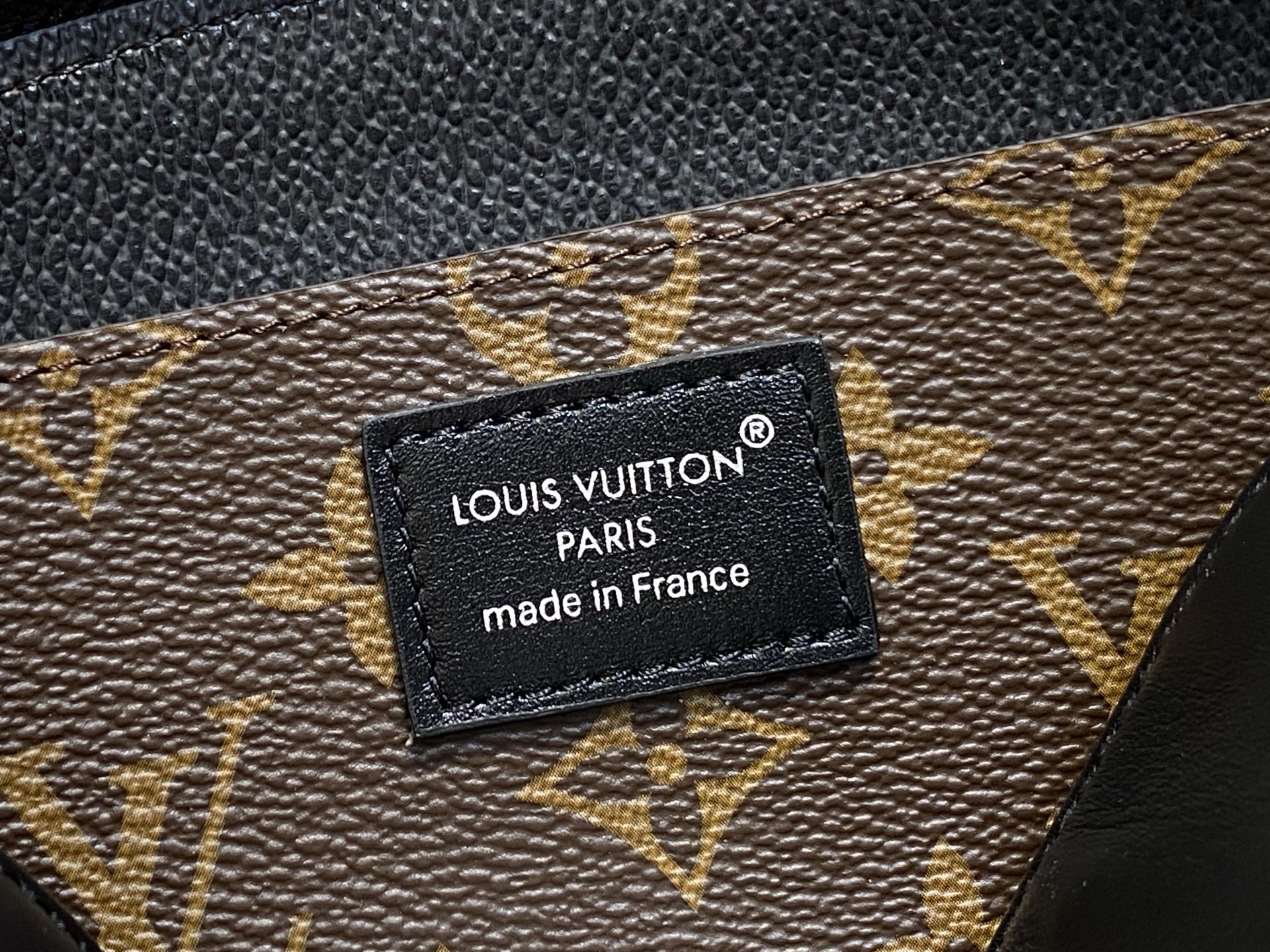 Louis Vuitton Pochette Cosmetique PM Black Leather Cosmetic Pouch M15205 9 i1756792797447 5835 0 7
