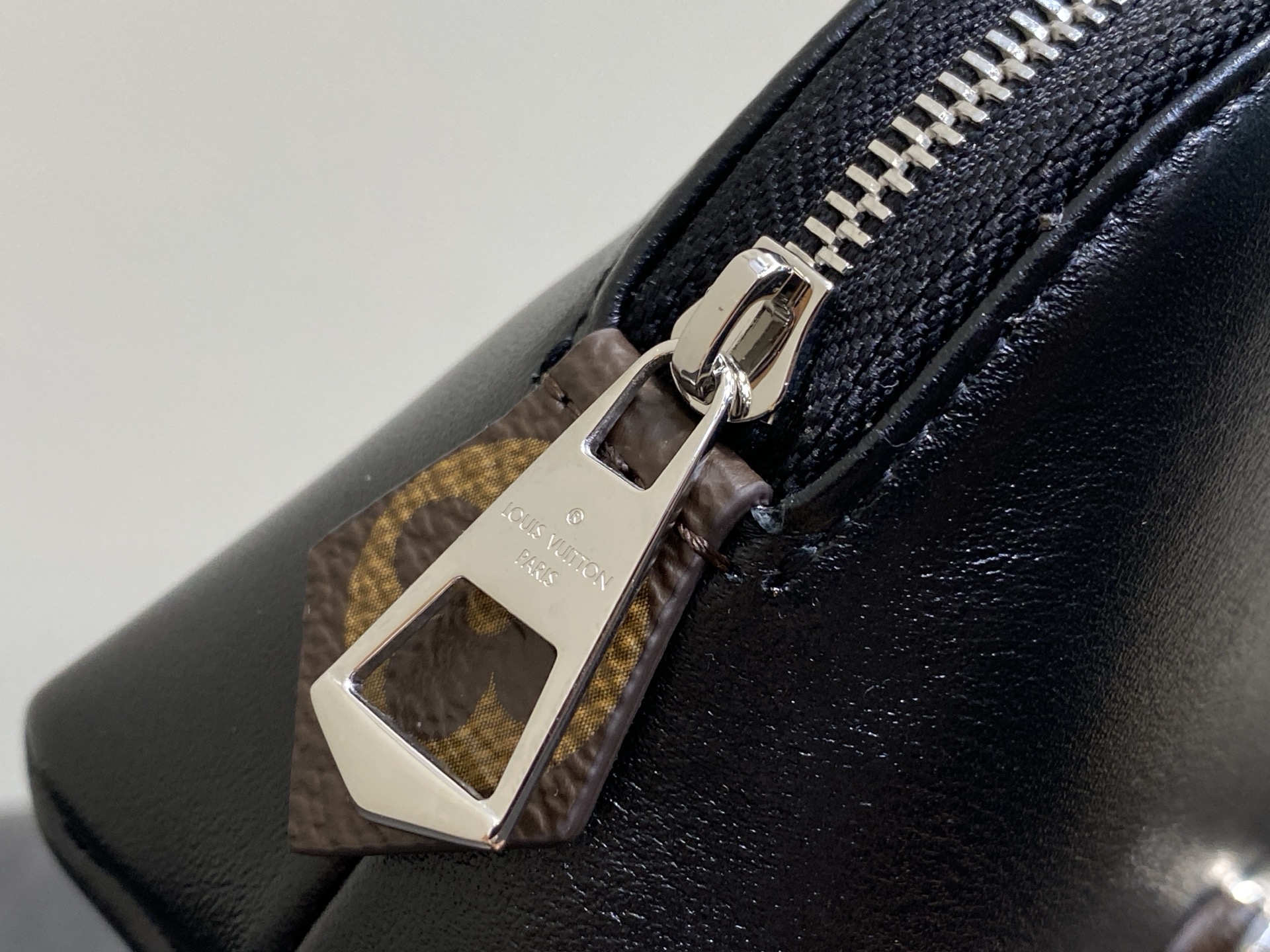 Louis Vuitton Pochette Cosmetique PM Black Leather Cosmetic Pouch M15205 7 i1756792800814 2609 0 5