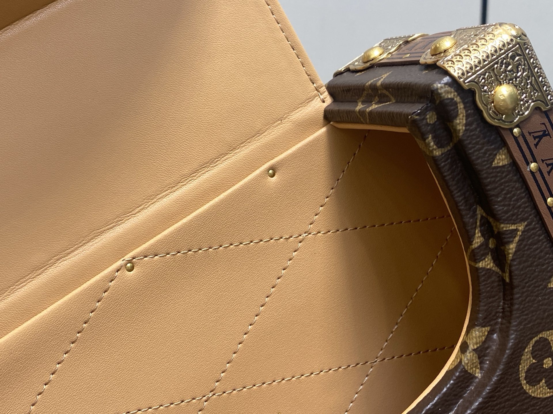 【顶级原单】M15166老花 硬箱子盒子包 当季新款 MONTSOURIS TRUNK 手袋 本款 Mo