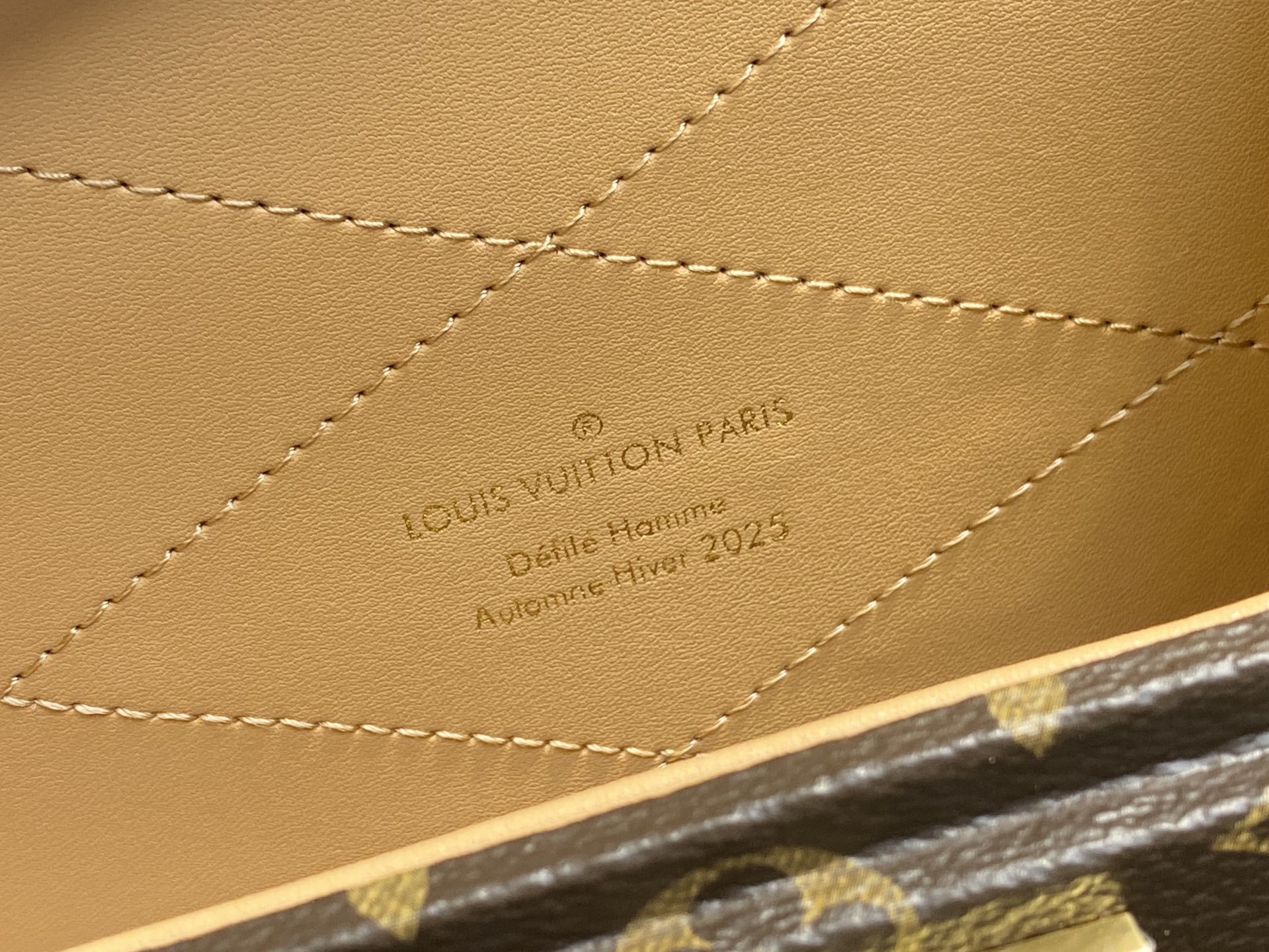 【顶级原单】M15166老花 硬箱子盒子包 当季新款 MONTSOURIS TRUNK 手袋 本款 Mo