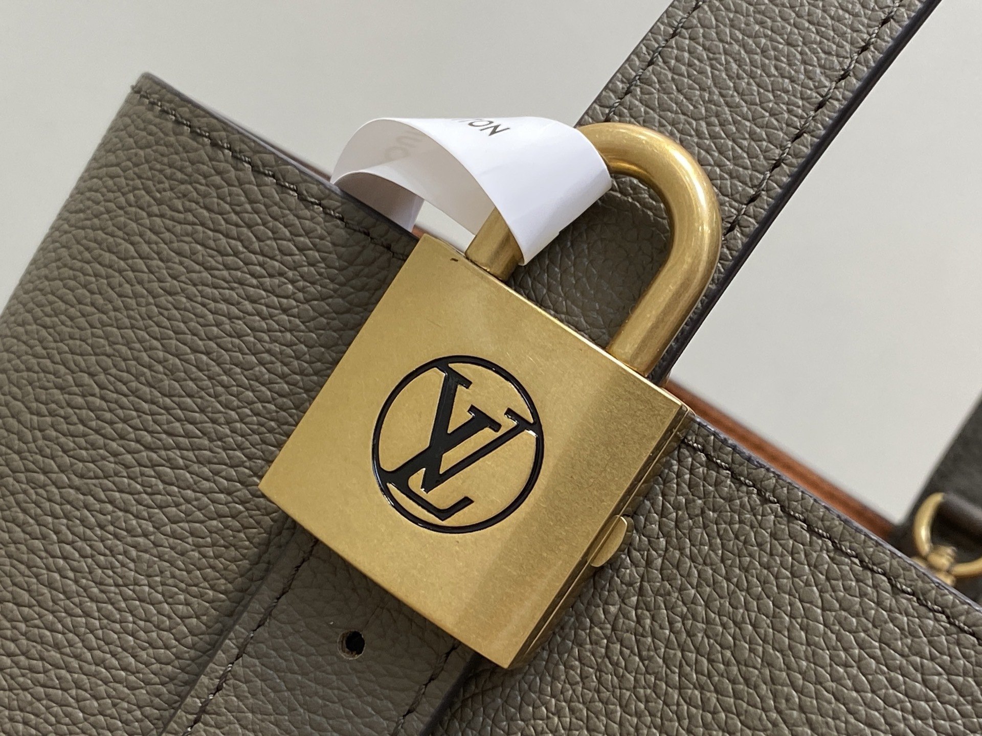 【顶级原单】M14416卡其绿 全皮水桶包 LOW KEY ALL IN BB 手袋 m25543 黑色