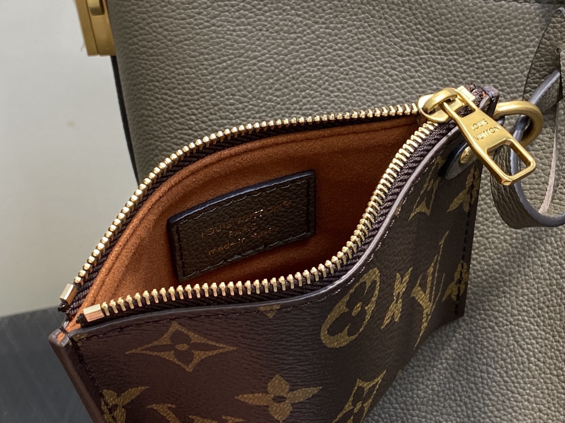 【顶级原单】M14416卡其绿 全皮水桶包 LOW KEY ALL IN BB 手袋 m25543 黑色