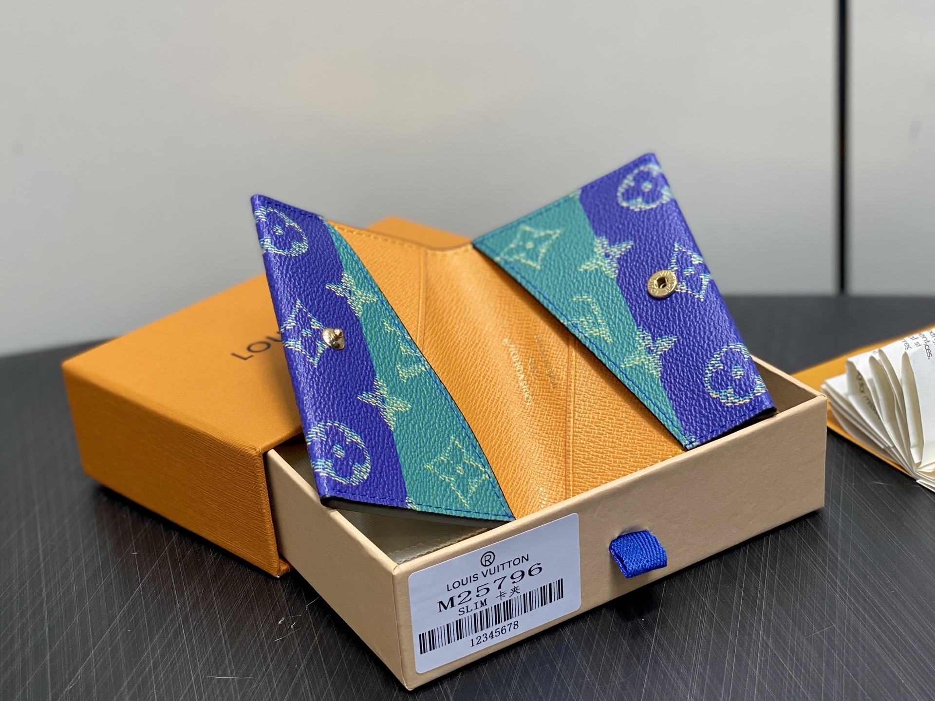 【顶级原单】M25796蓝色 印花卡包钱包 当季新款 SLIM 卡夹 本款 Slim 卡夹以 Monog