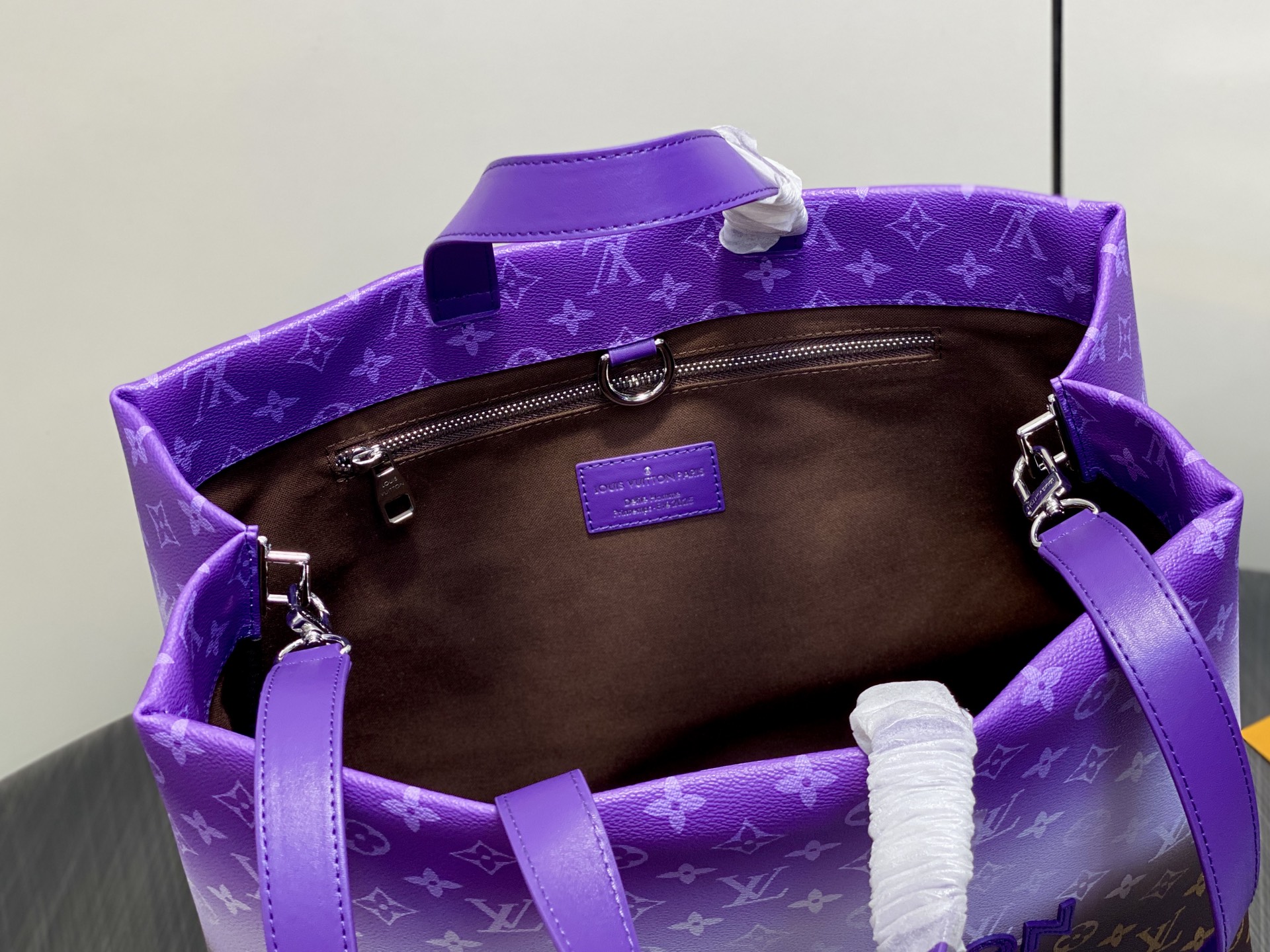 Louis Vuitton Shopper Tote Bag: Purple Ombre, Damier Ebene Canvas, M13923 7 i1757911696081 2244 0 5