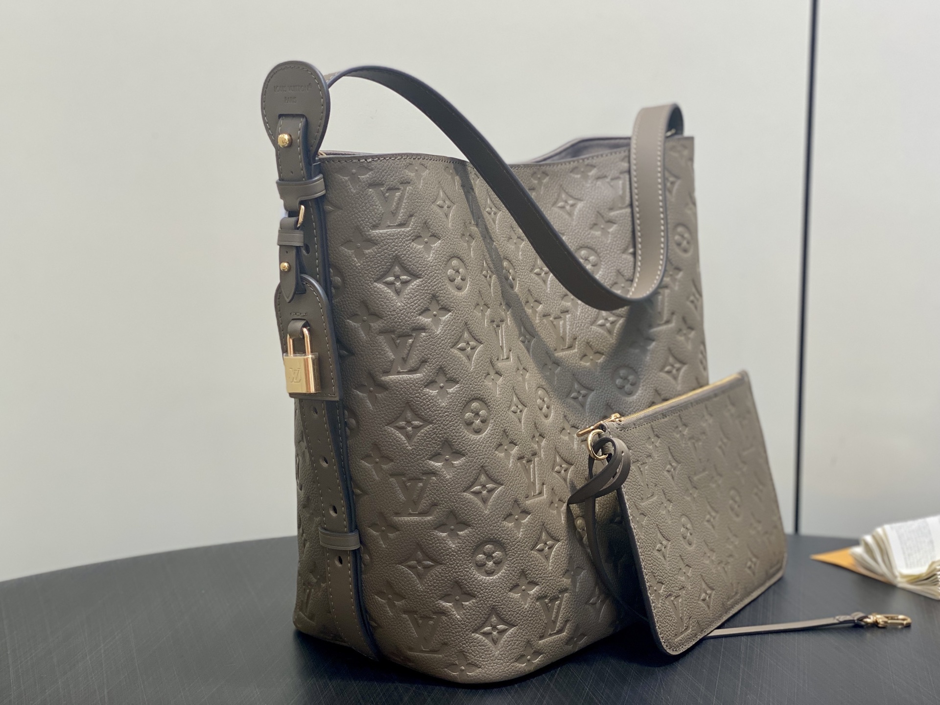 【顶级原单】M13044卡其绿 M25823全皮压花水桶包 All In 大号手袋 本款 All In