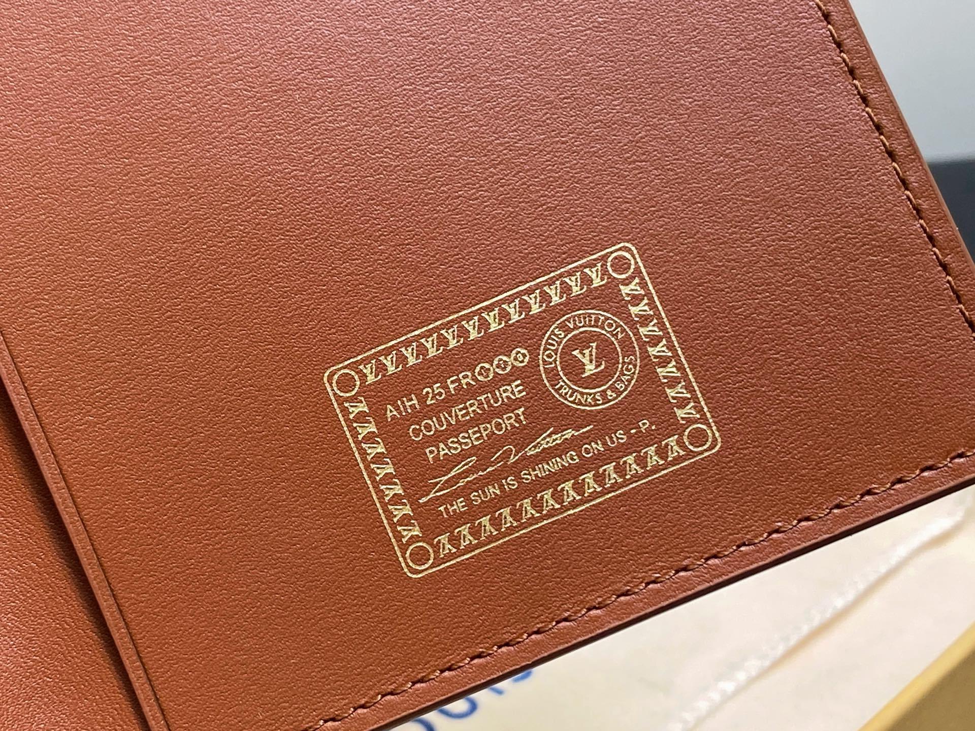 【顶级原单】M26059粉色 全皮护照夹护照套 本款护照套为 Monogram Empreinte 皮革