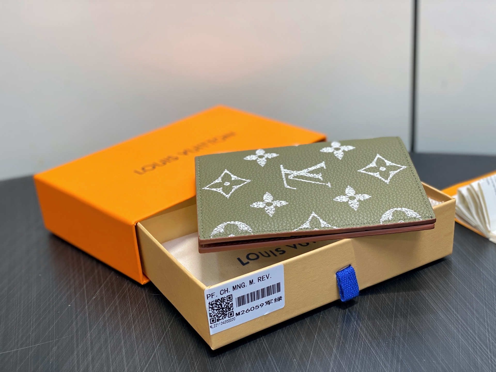 【顶级原单】M26059军绿 全皮护照夹护照套 本款护照套为 Monogram Empreinte 皮革