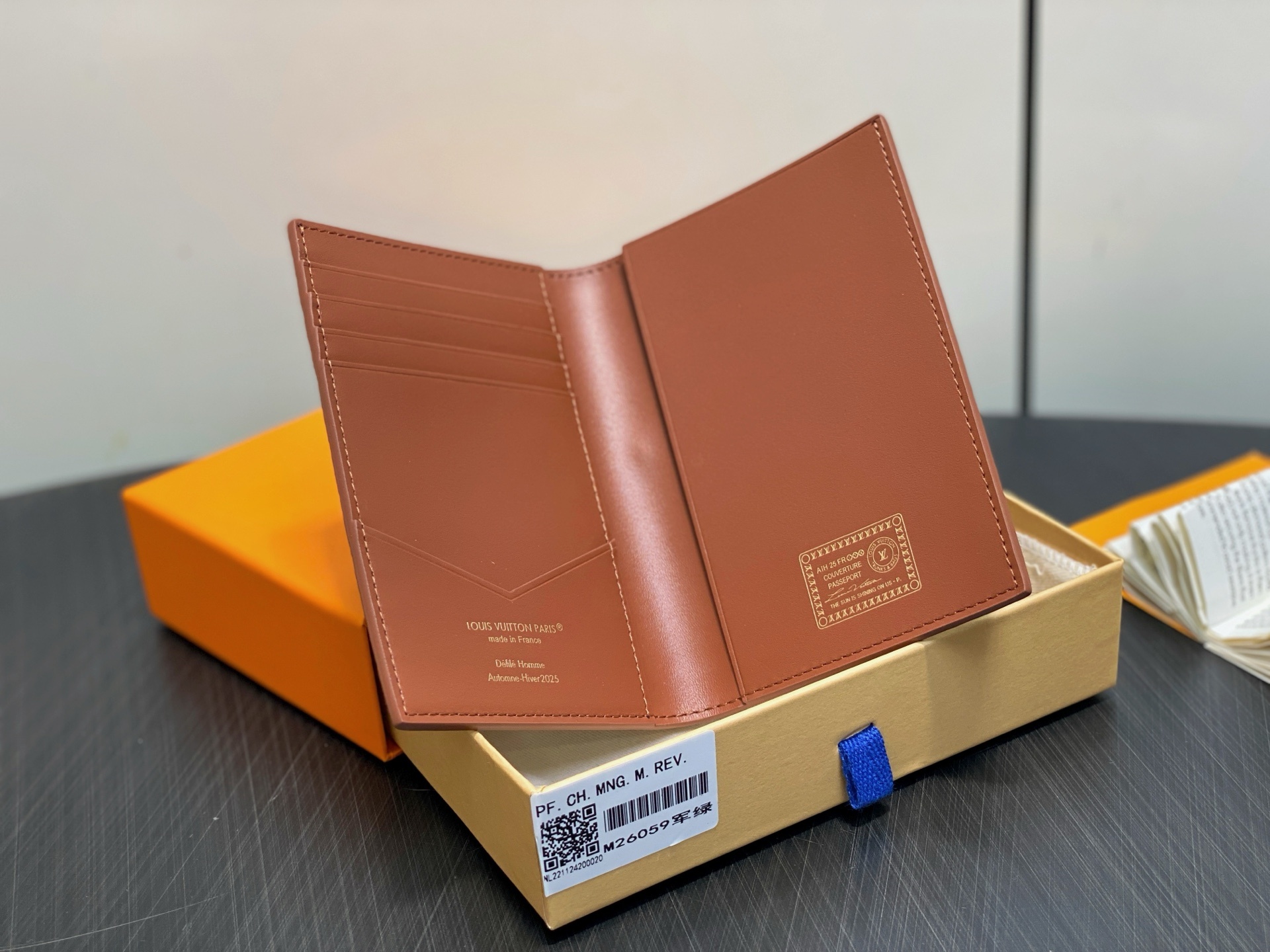 【顶级原单】M26059军绿 全皮护照夹护照套 本款护照套为 Monogram Empreinte 皮革