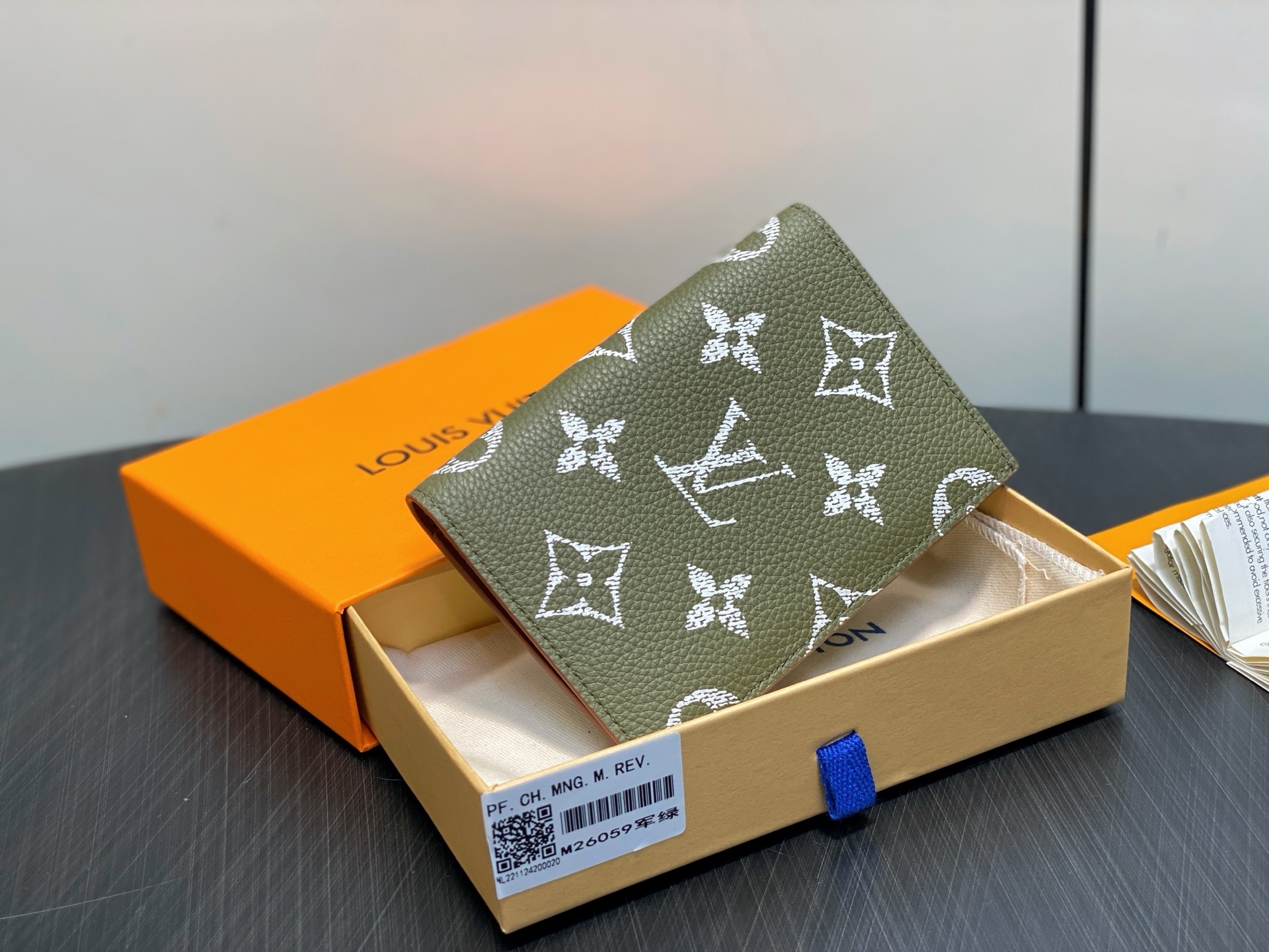 【顶级原单】M26059军绿 全皮护照夹护照套 本款护照套为 Monogram Empreinte 皮革