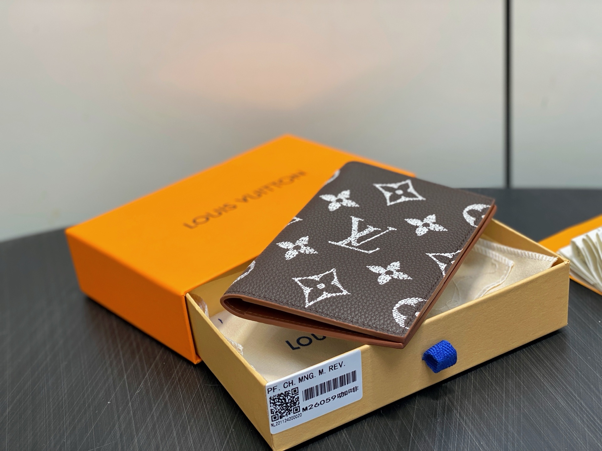 【顶级原单】M26059咖啡 全皮护照夹护照套 本款护照套为 Monogram Empreinte 皮革