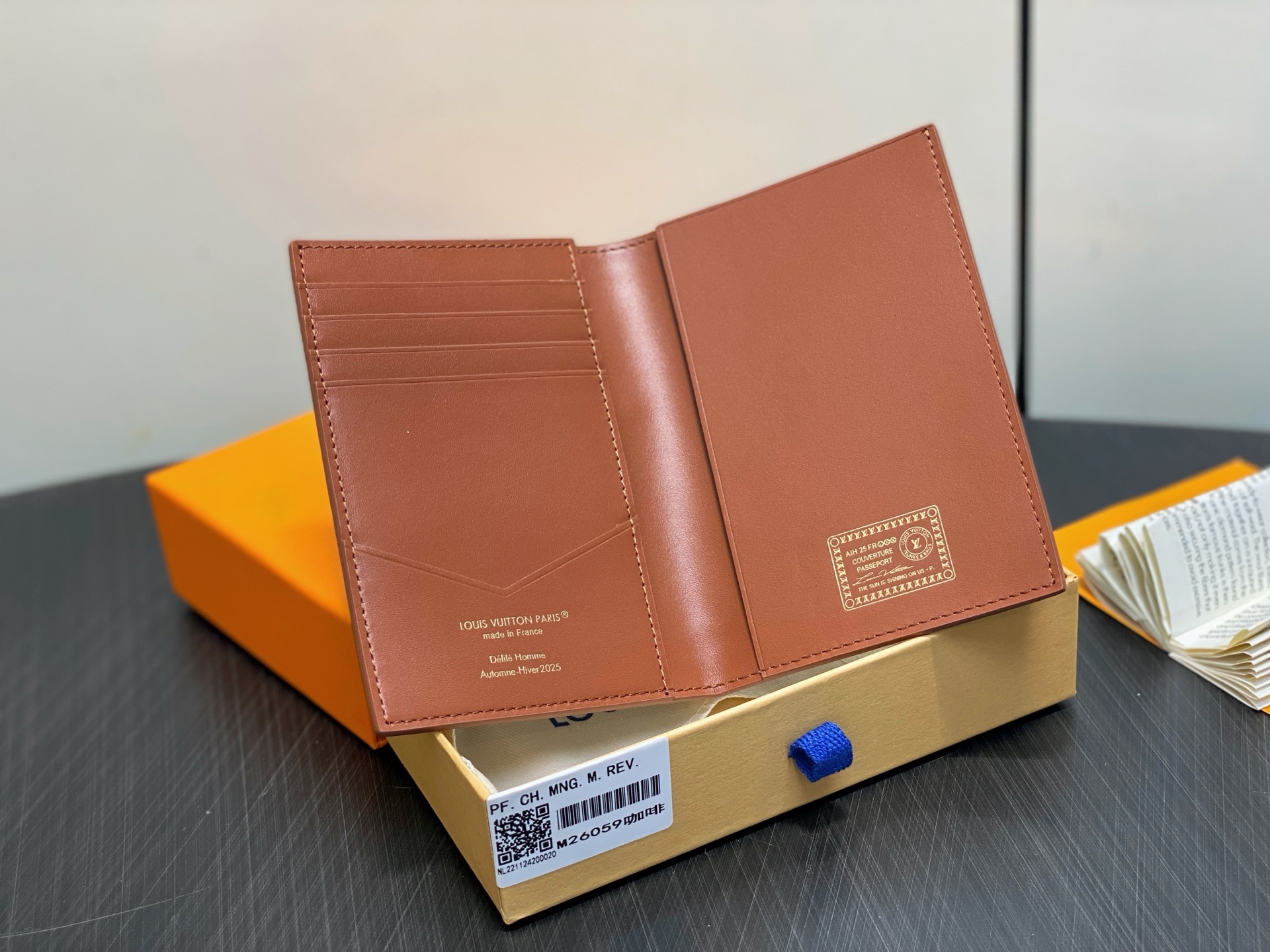 【顶级原单】M26059咖啡 全皮护照夹护照套 本款护照套为 Monogram Empreinte 皮革