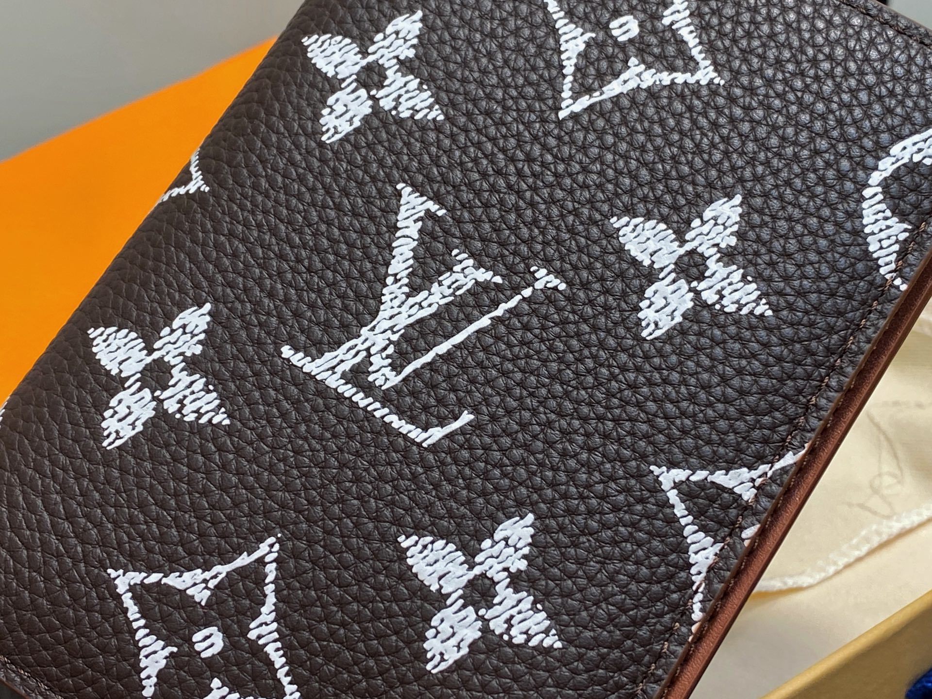 【顶级原单】M26059咖啡 全皮护照夹护照套 本款护照套为 Monogram Empreinte 皮革