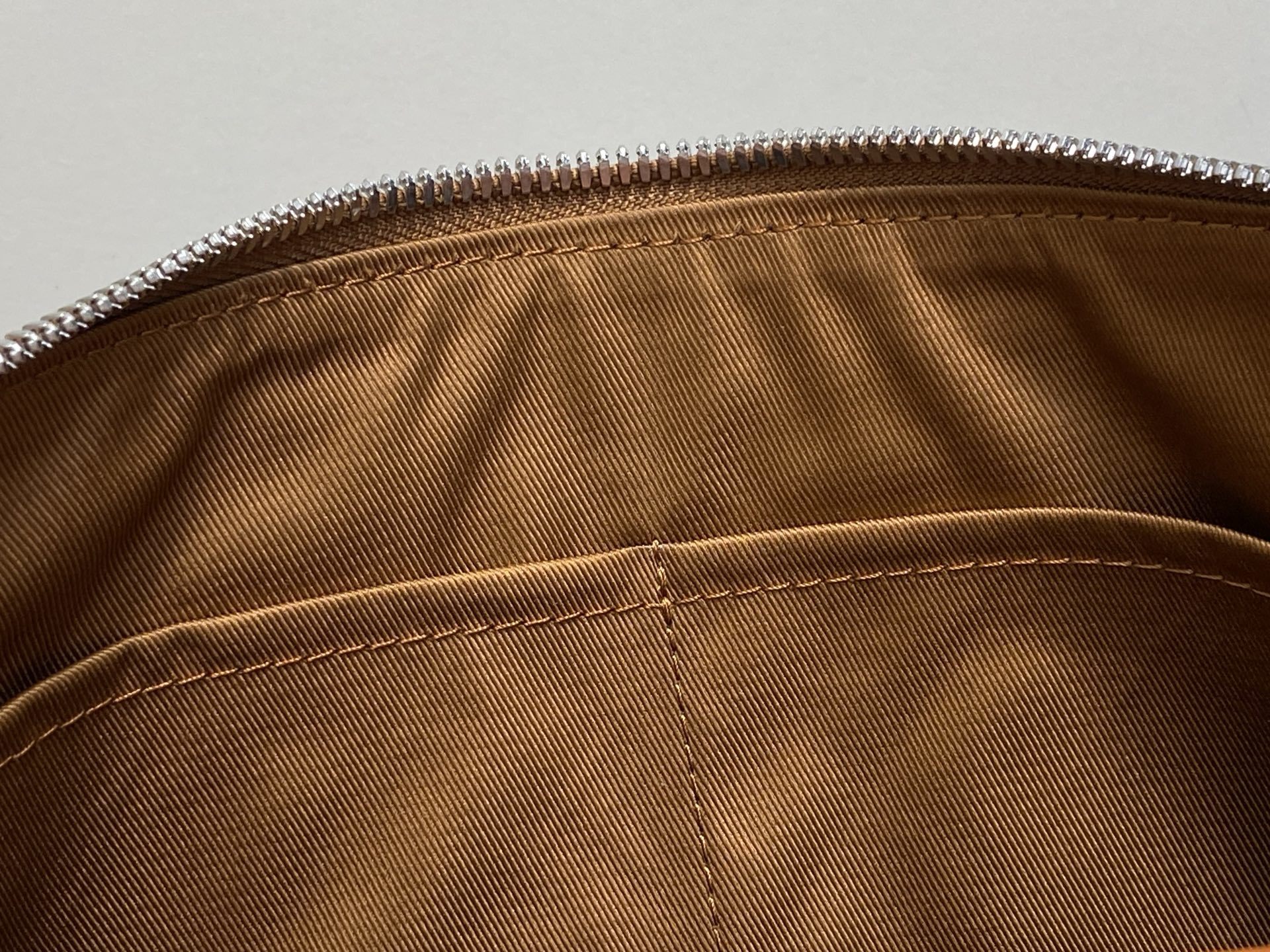 【顶级原单】M25980棕色 全皮旅行袋 Keepall Bandoulière 35手袋 这款实用百搭