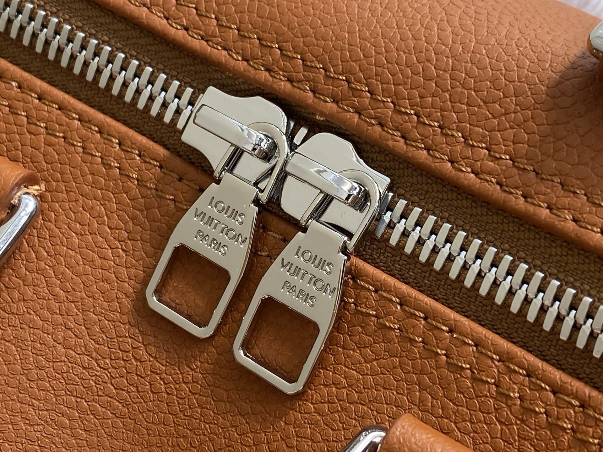 【顶级原单】M25980棕色 全皮旅行袋 Keepall Bandoulière 35手袋 这款实用百搭