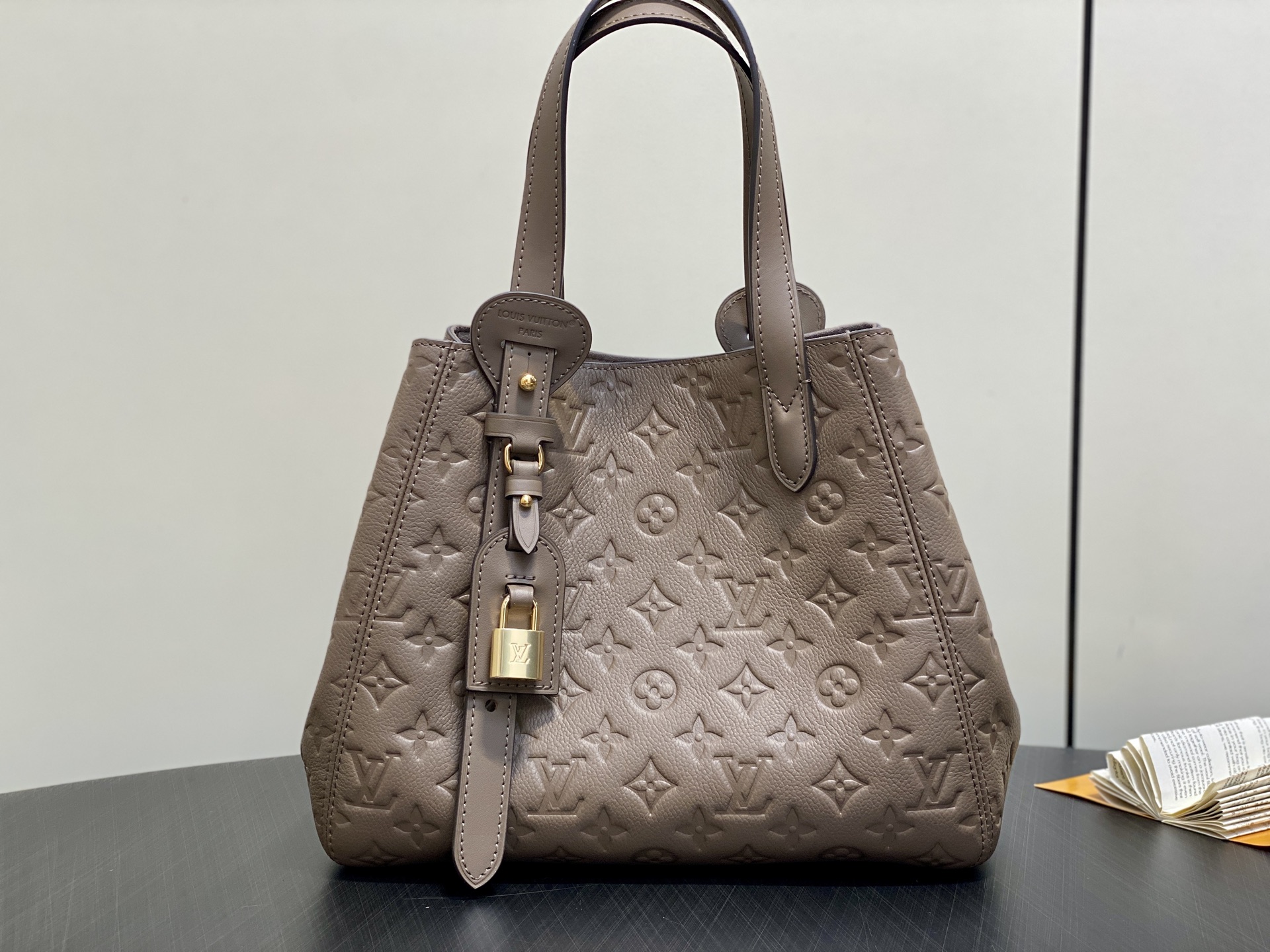 【顶级原单】M25858卡其绿 M25890 全皮压花单肩包 ALL IN ONE 小号手袋 m2585