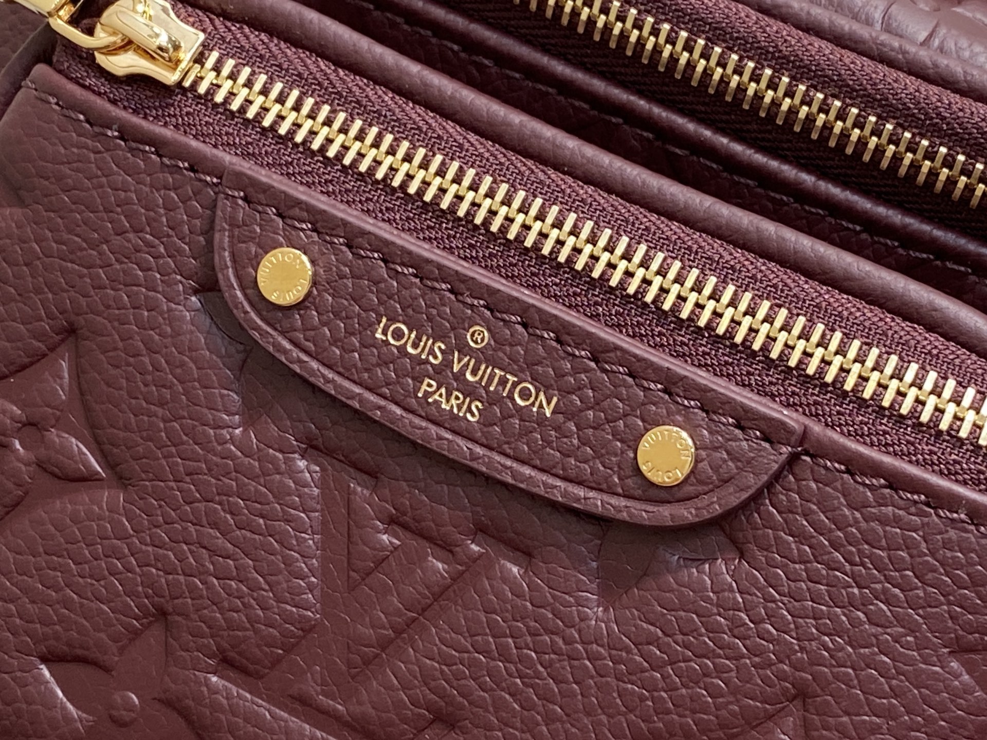 【顶级原单】M13827紫红色 全皮压花链条包 MINI BUMBAG 腰包手袋 M46917 m823