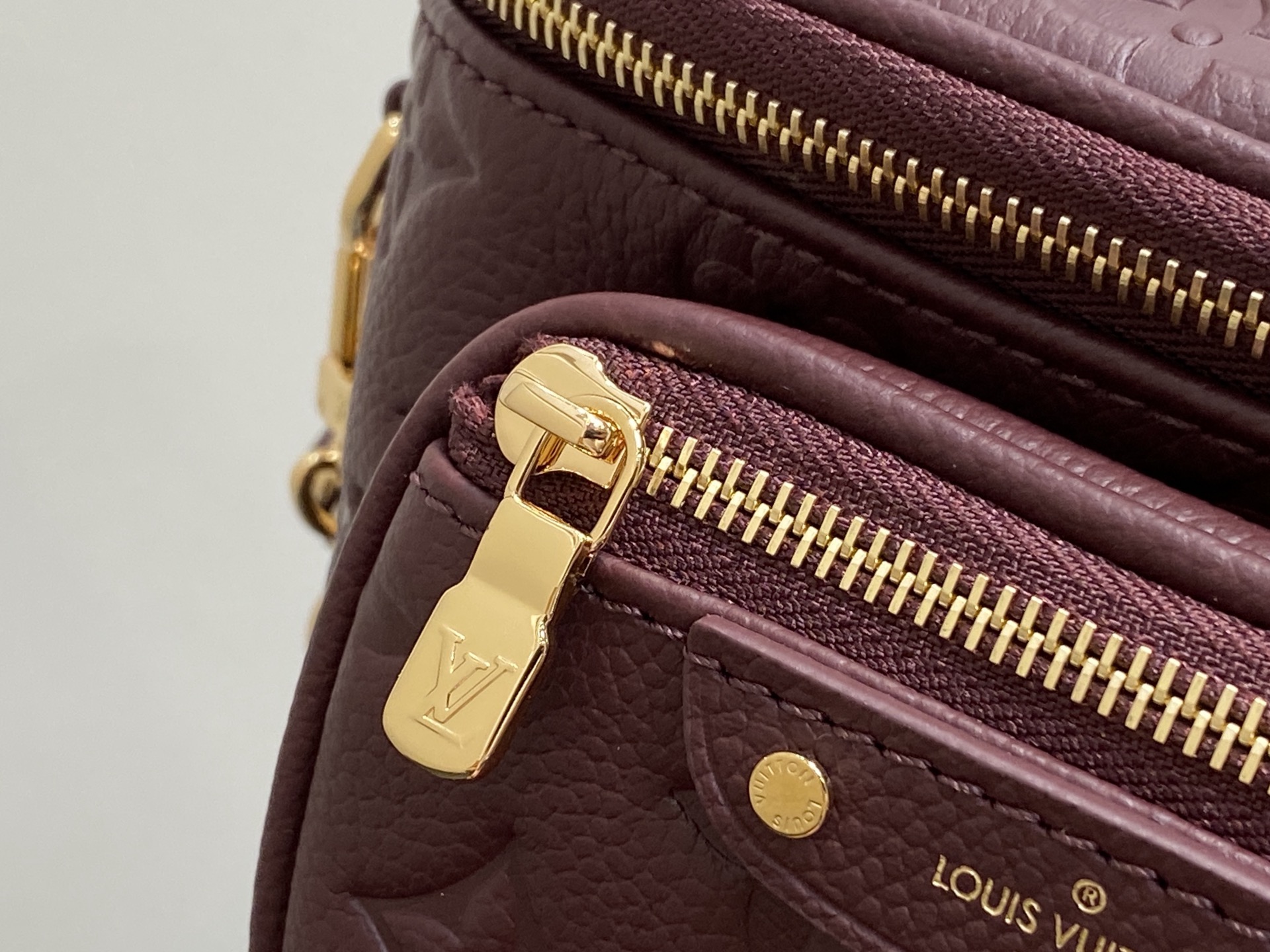 【顶级原单】M13827紫红色 全皮压花链条包 MINI BUMBAG 腰包手袋 M46917 m823