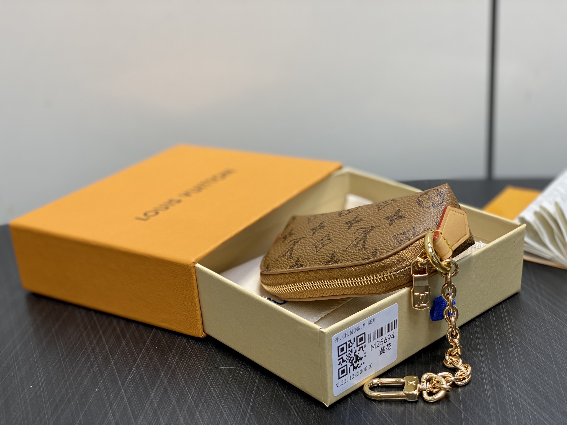 【顶级原单】M25694黄花 链条口红包化妆包 当季新款 LIPSTICK 化妆包 Lipstick 化